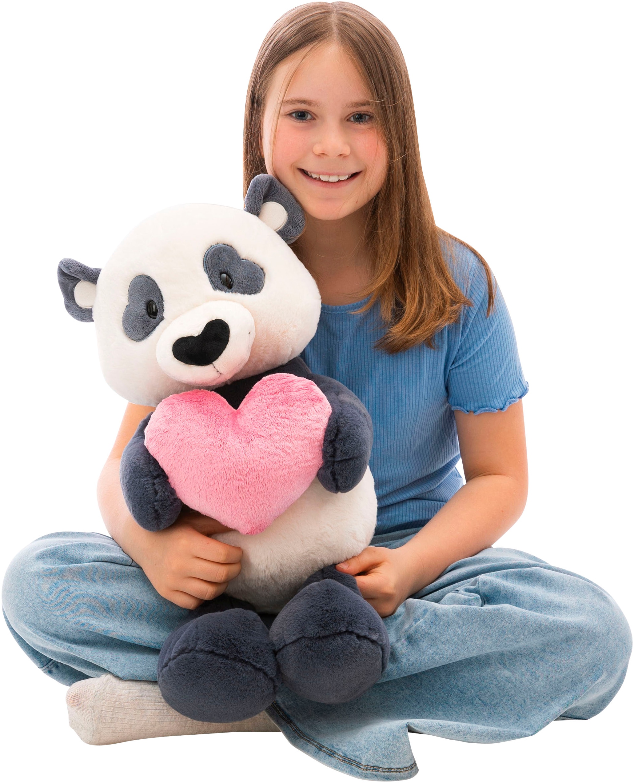 Nici Kuscheltier »Love Panda mit Herz, 50 cm schlenkernd« enthält recyceltes Material