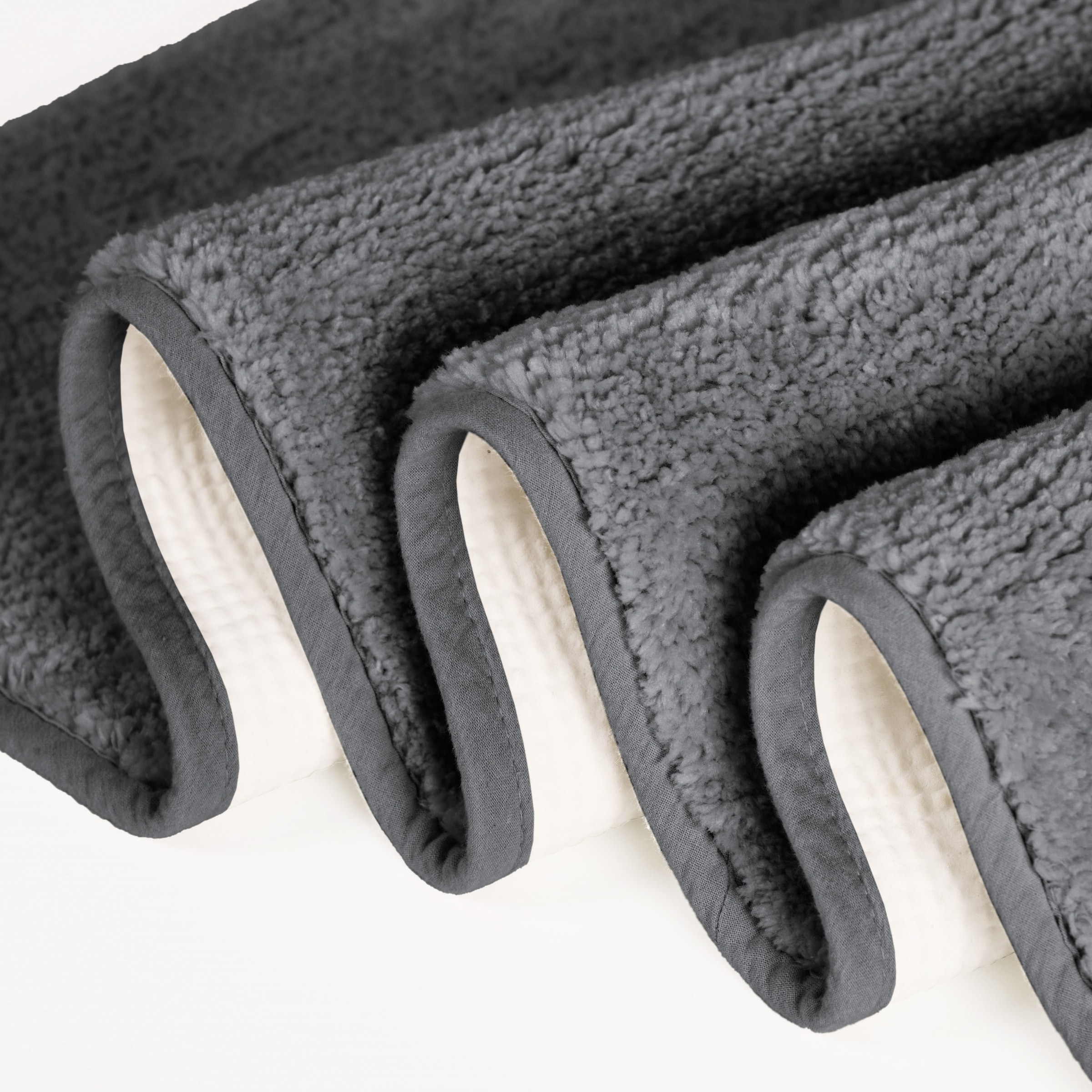 my home Badematte »Vanessa, Badvorleger, Badezimmer Teppich«, rutschhemmend beschichtet, schnell trocknend-fußbodenheizungsgeeignet-strapazierfähig, Badteppich, weiche Haptik, unifarben