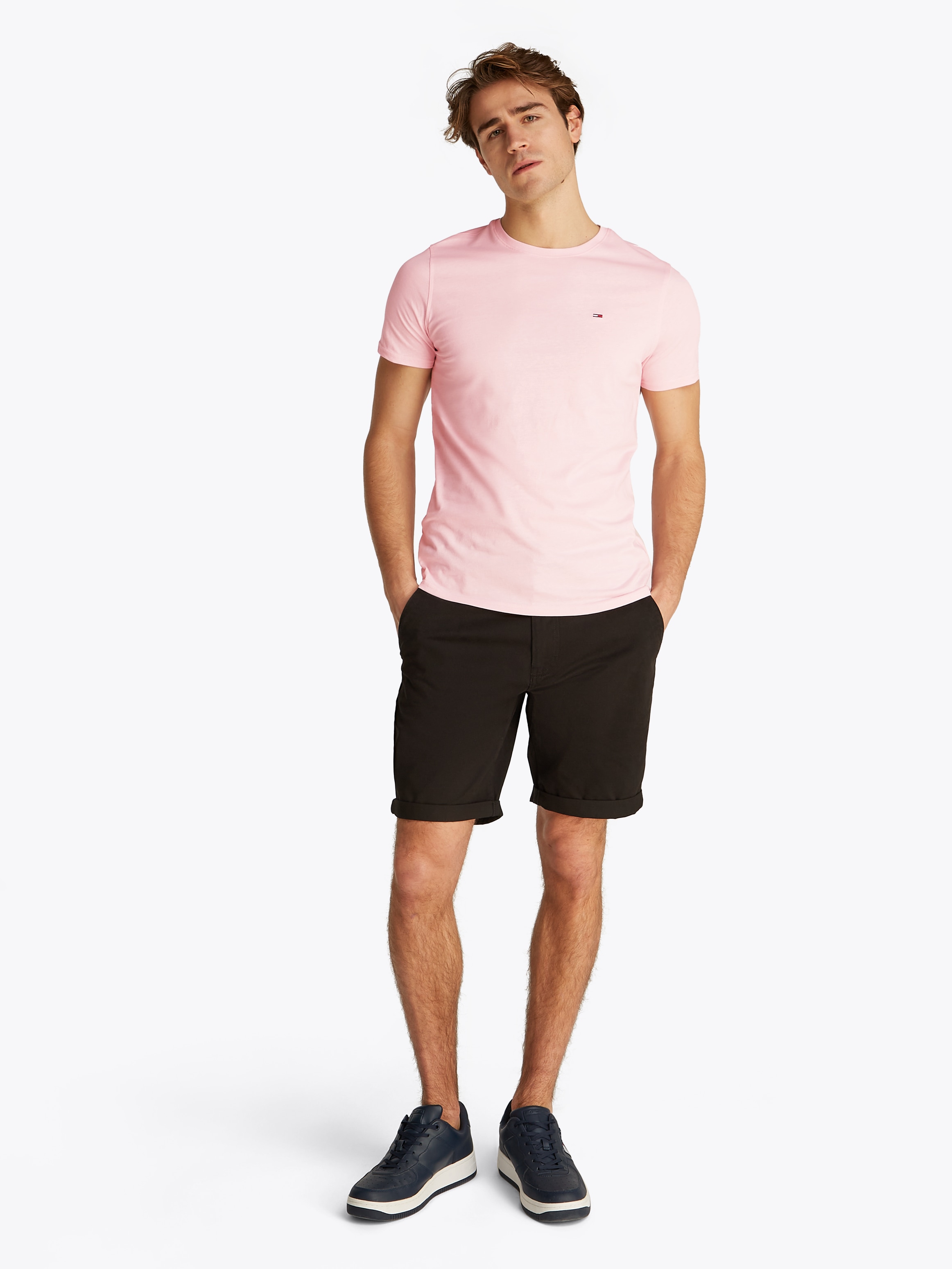 Tommy Jeans T-Shirt »TJM ESSENTIAL SOLID TEE«, mit Rundhalsausschnitt und dezenter Logo-Flag