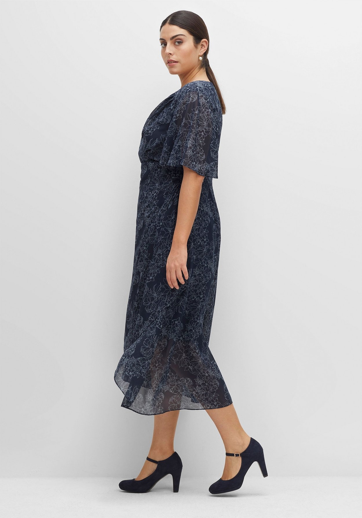 Sheego Chiffonkleid »Chiffonkleid in Wickeloptik, blickdicht gefüttert«