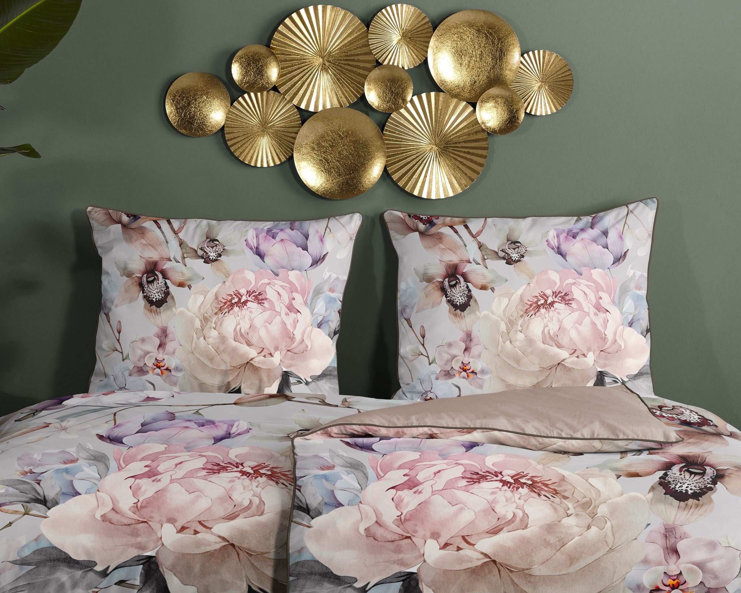 Descanso Wendebettwäsche »Colinda«, Satin, Reißverschluss, Paspel, Biese, Wendeoptik, Luxe, Blumen, grau