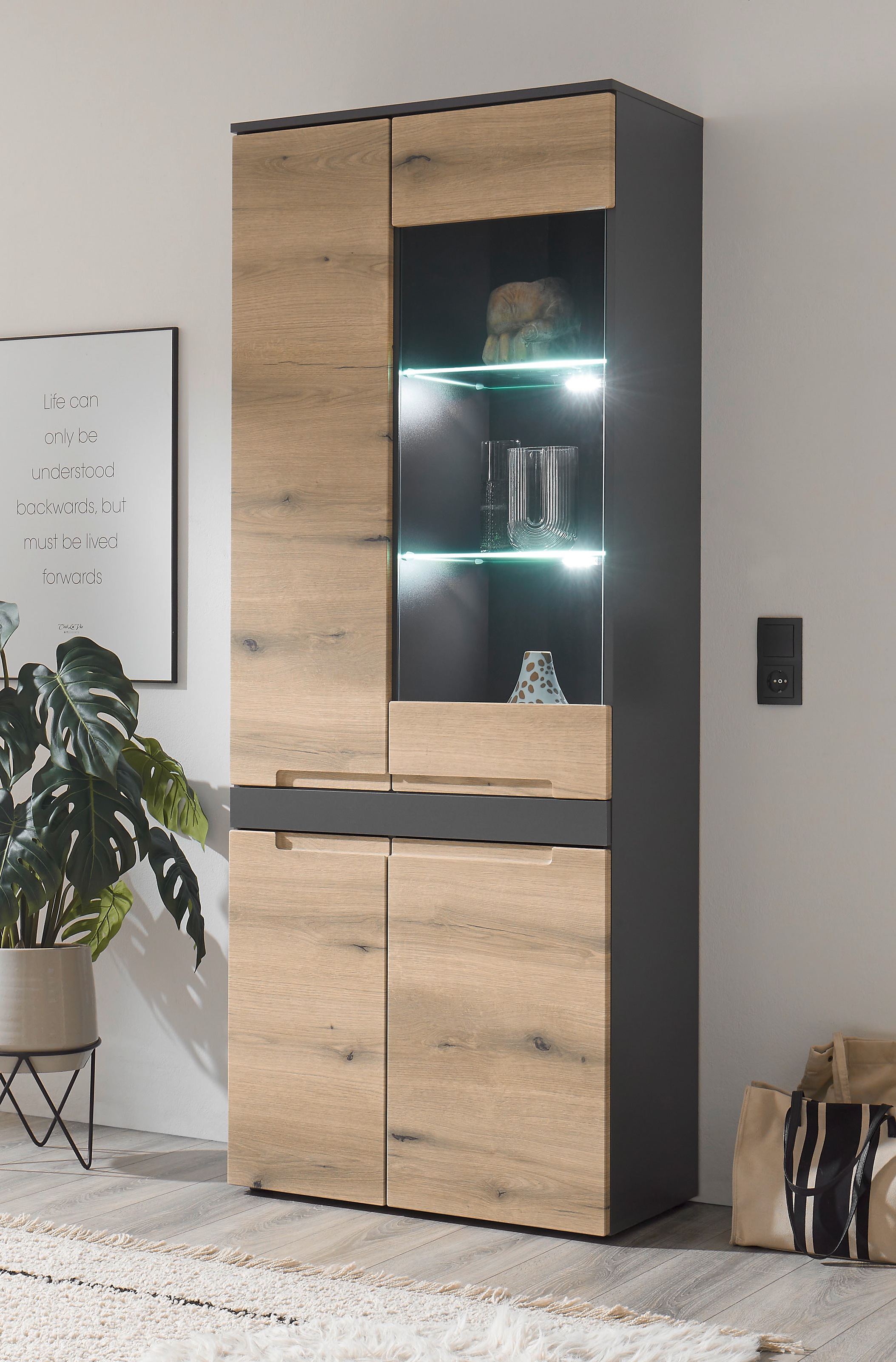 HBZ Vitrine »Taylor Landhaustil, Standvitrine, Stauraumvitrine, BxHxT 75x192x38 cm«, (1 St.), Mit 3 Türen, 1 Tür mit Teilverglasung