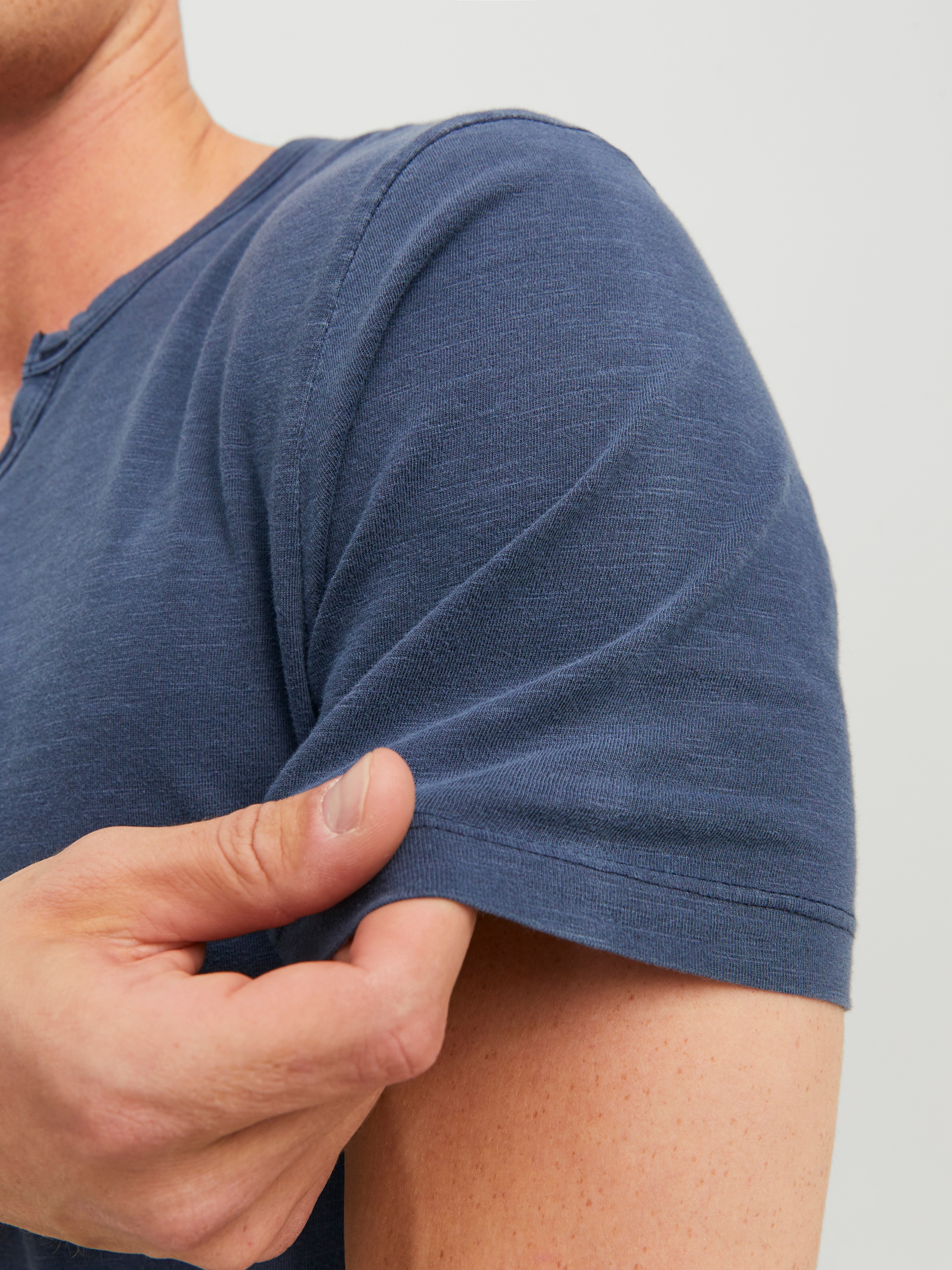 Jack & Jones T-Shirt »SPLIT NECK TEE«