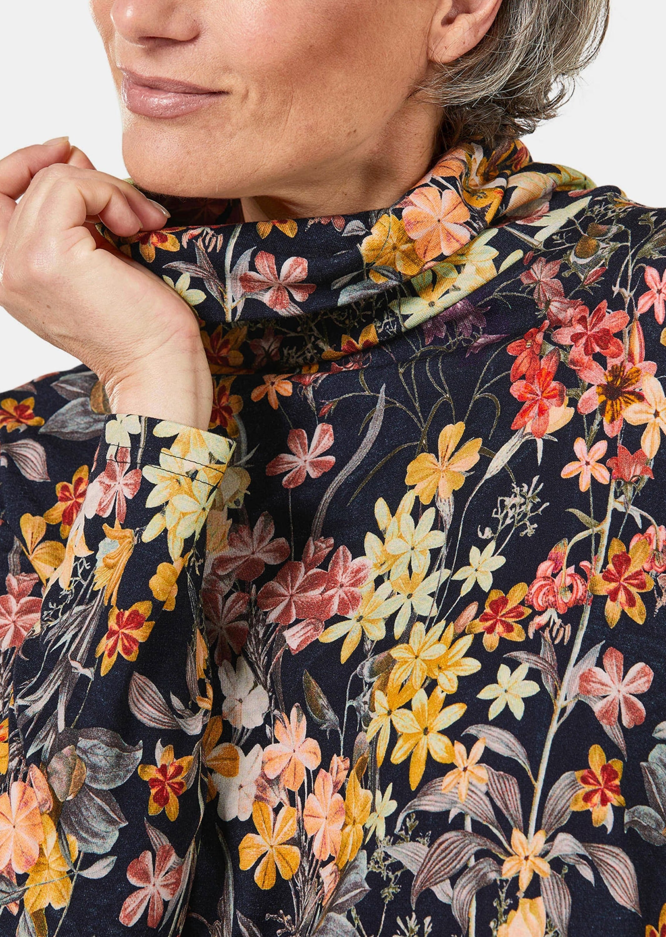 GOLDNER Druckkleid »Kleid Druckkleid mit halsfernem Rollkragen«