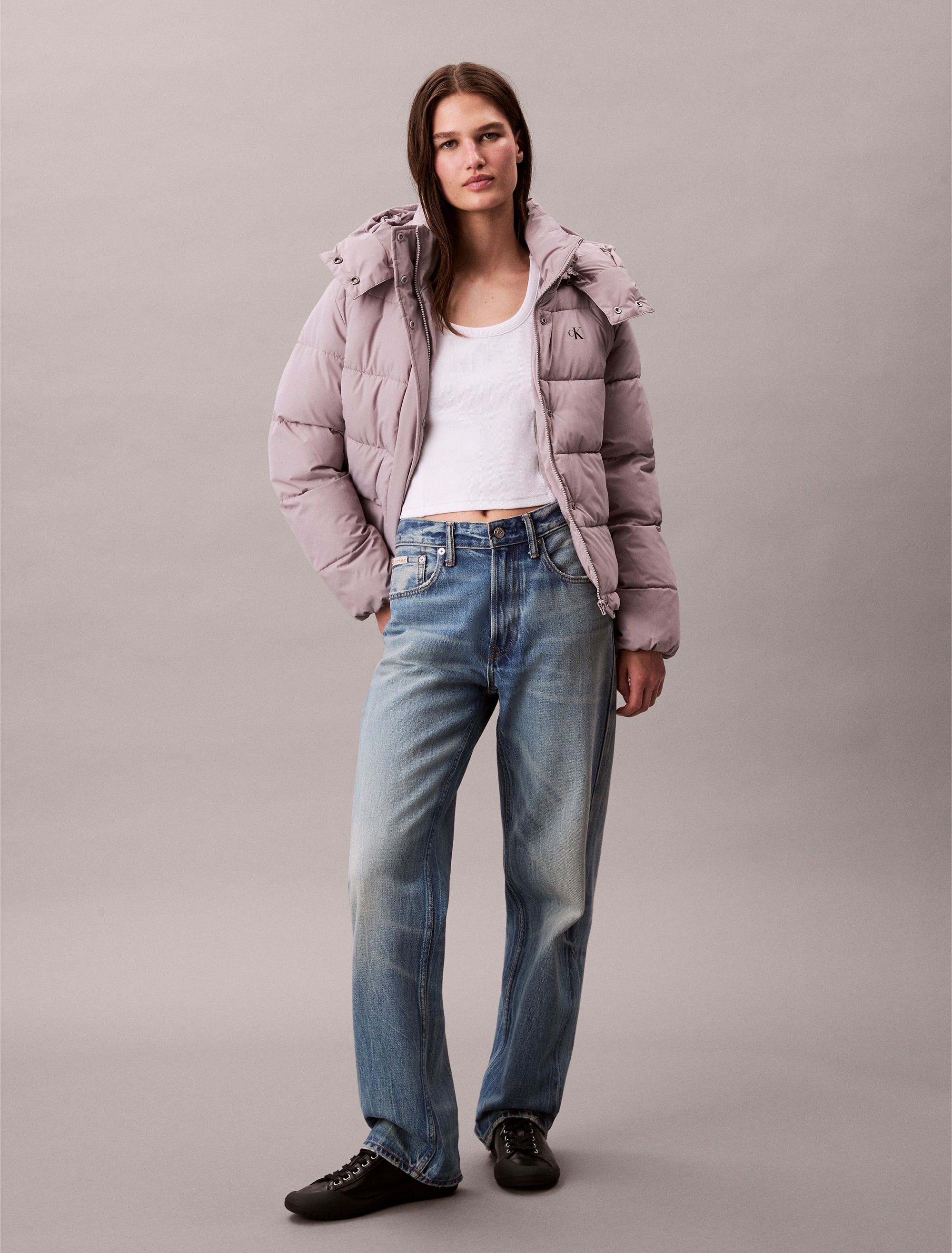 Calvin Klein Jeans Steppjacke »MATTE MONOLOGO MW SHORT PUFFER«, mit Kapuze, Mit Rundhalsausschnitt, regular fit