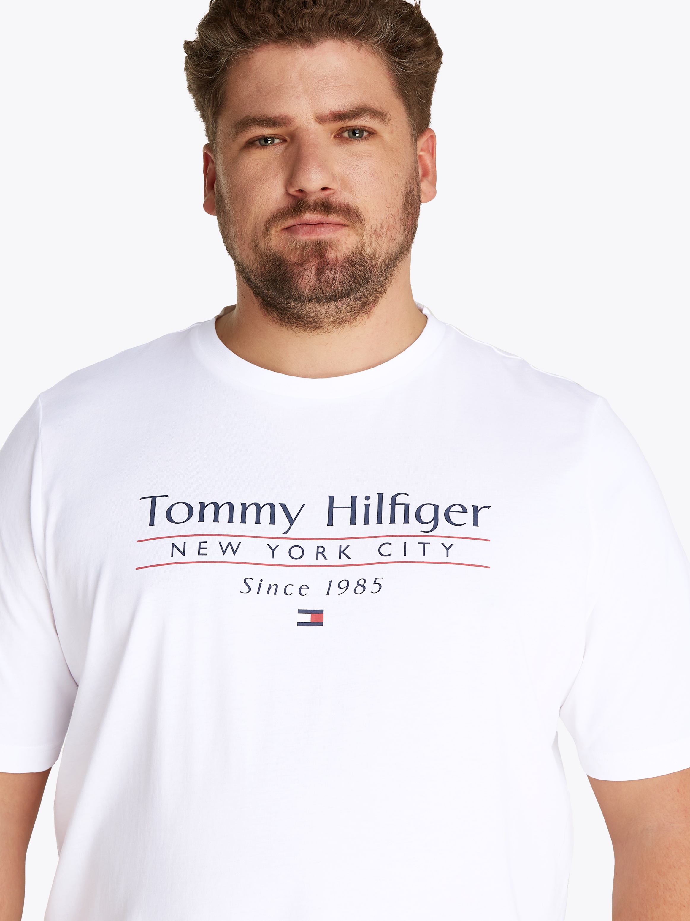 Tommy Hilfiger Big & Tall T-Shirt »BT-HILFIGER CENTER STACK TEE-B«, Große Größen, mit mehrfarbigen Print