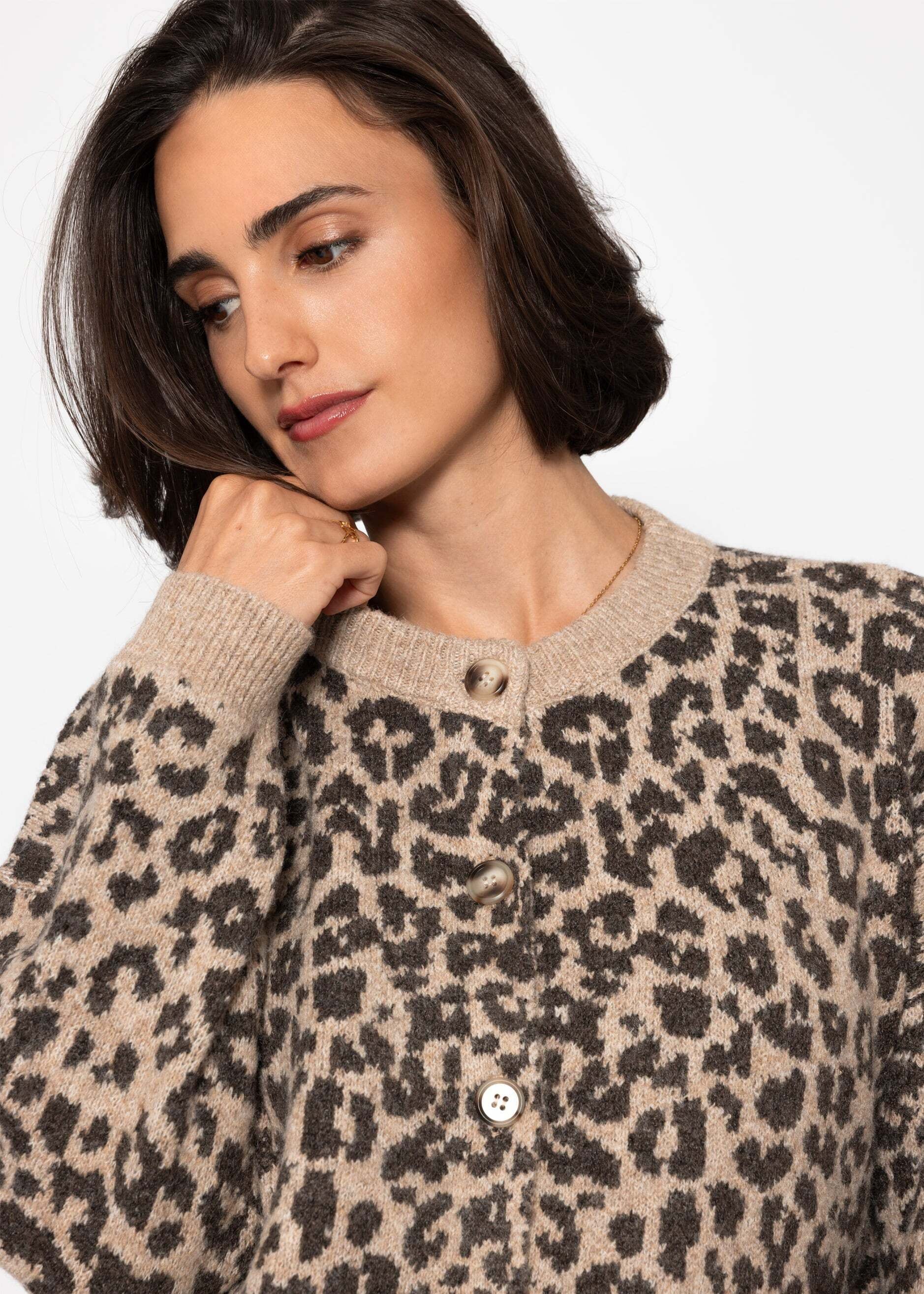 SASSYCLASSY Cardigan »Cardigan mit Leo-Muster« Cardigan mit Wollanteil mit Leopardenmuster Grau Schwarz Beige Braun