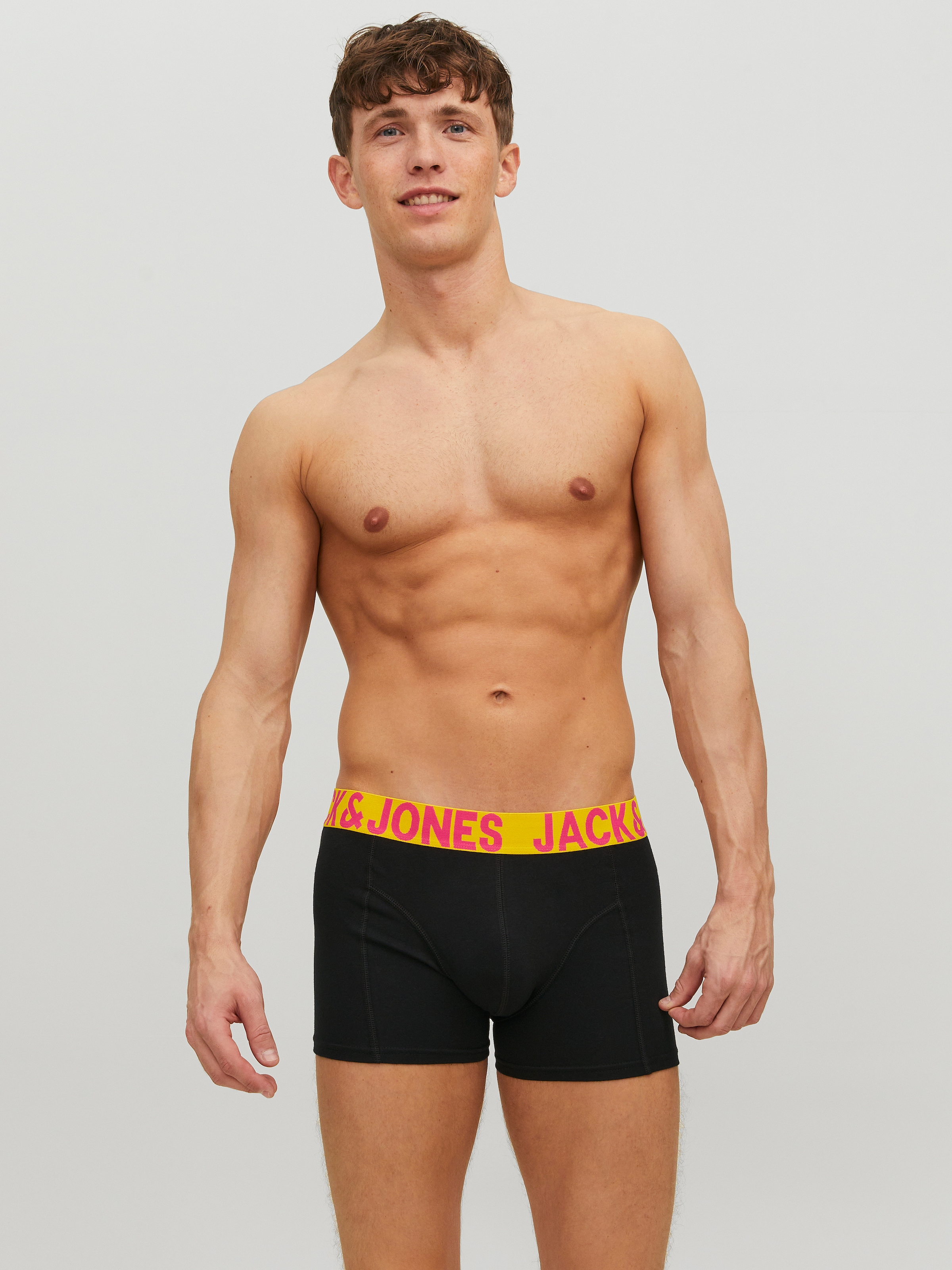 Jack & Jones Boxer »JACCRAZY im Dreierpack mit kontrastfarbenem Bund und Stretchkomfort« Packung, 3 Stk. unifarben mit Farbeinsatz, modisch, eng anliegend, Baumwollmischung