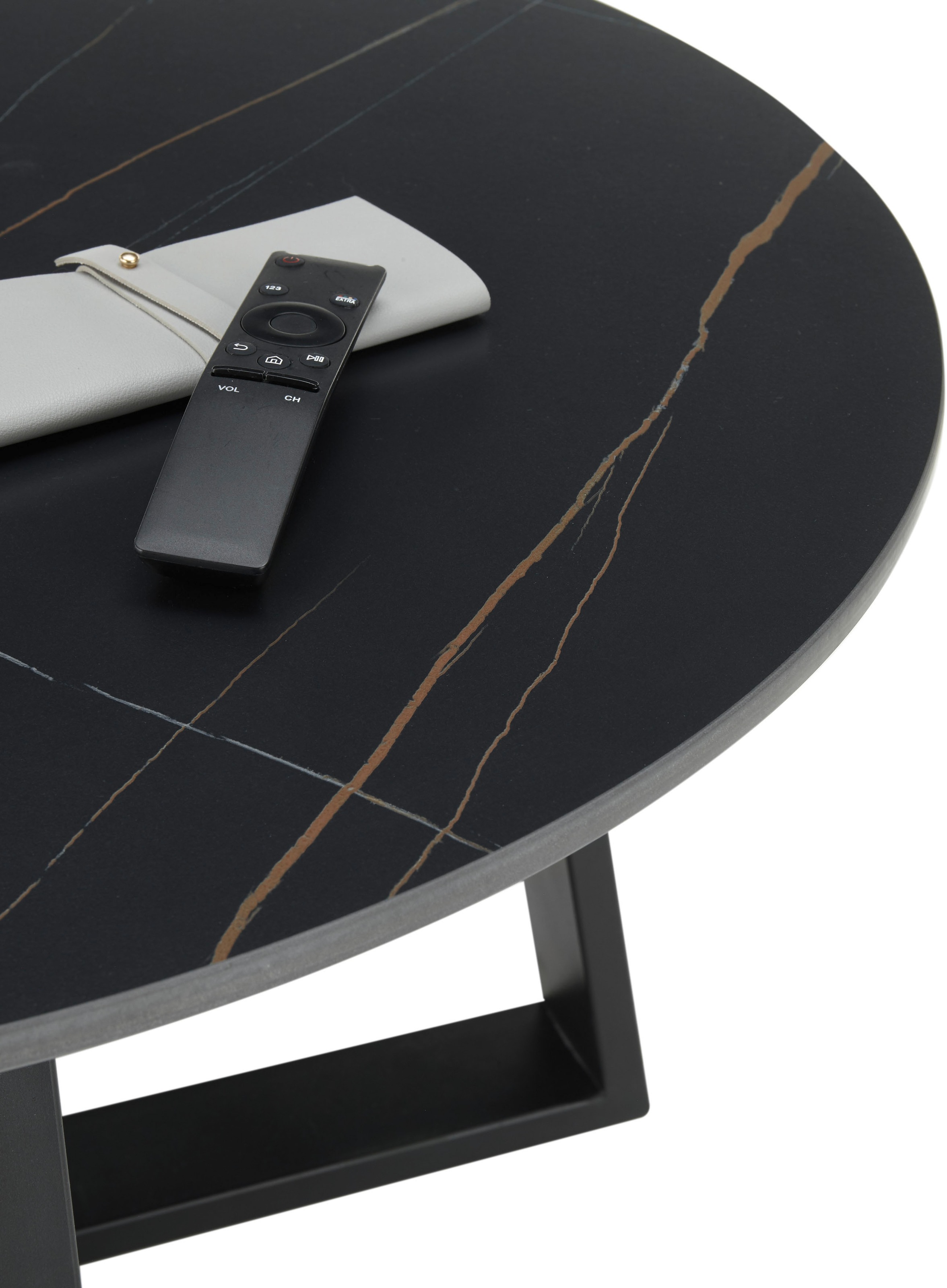 Stolkom Couchtisch »Tanea Wohnzimmertisch Keramik rund Schwarz gemasert BxHxT 110x40x70 cm«, Keramikoberfläche schwarz gemasert, Untergestell Metall schwarz