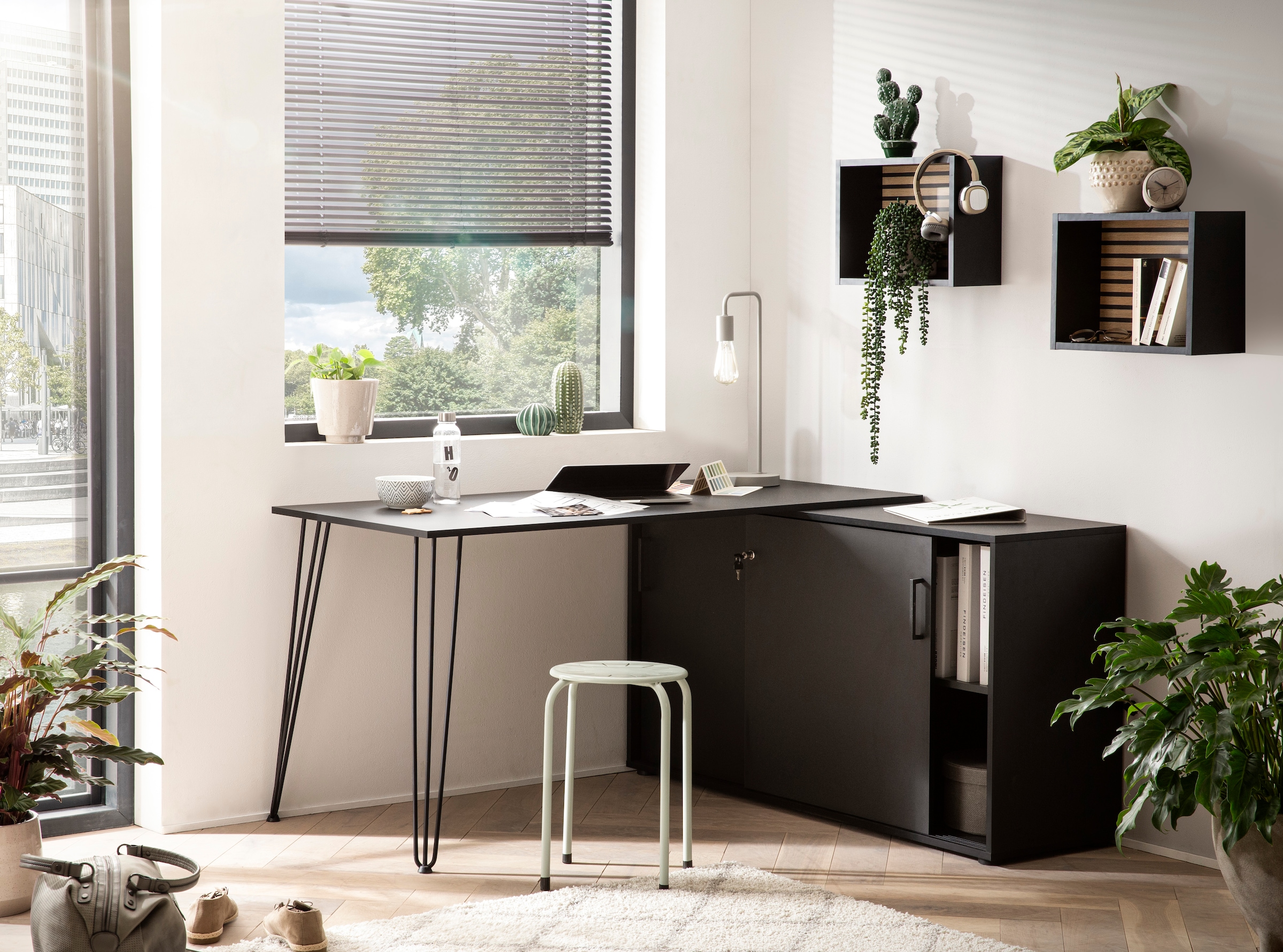 Schildmeyer Eckschreibtisch »Ekko, Breite 130 cm«, Metallbeschläge, Haarnadelfüße, Tischplatte beliebig montierbar