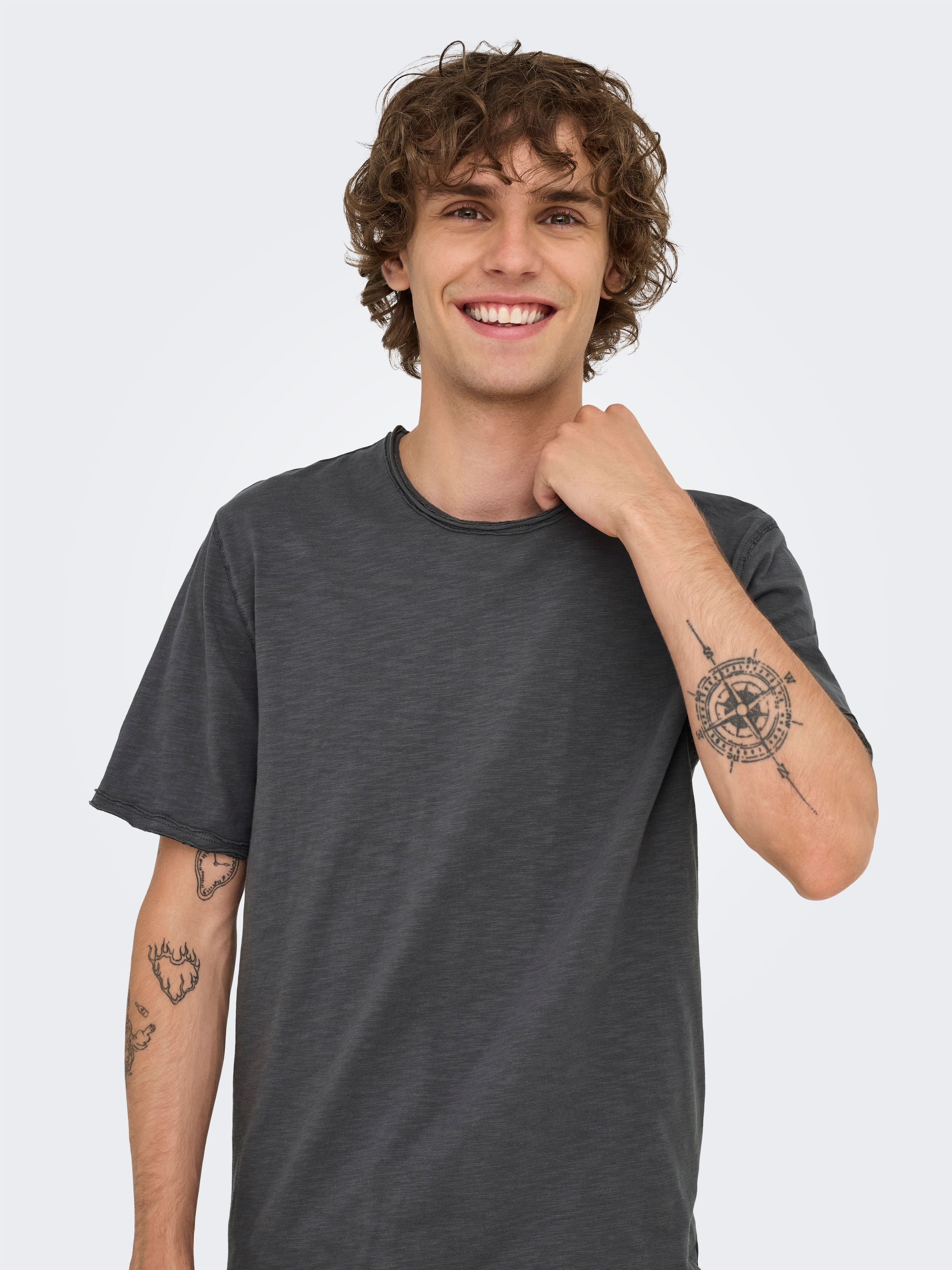 ONLY & SONS Rundhalsshirt »ONSBENNE LONGY SS TEE NF 7822 NOOS« Baumwolle, lang geschnitten