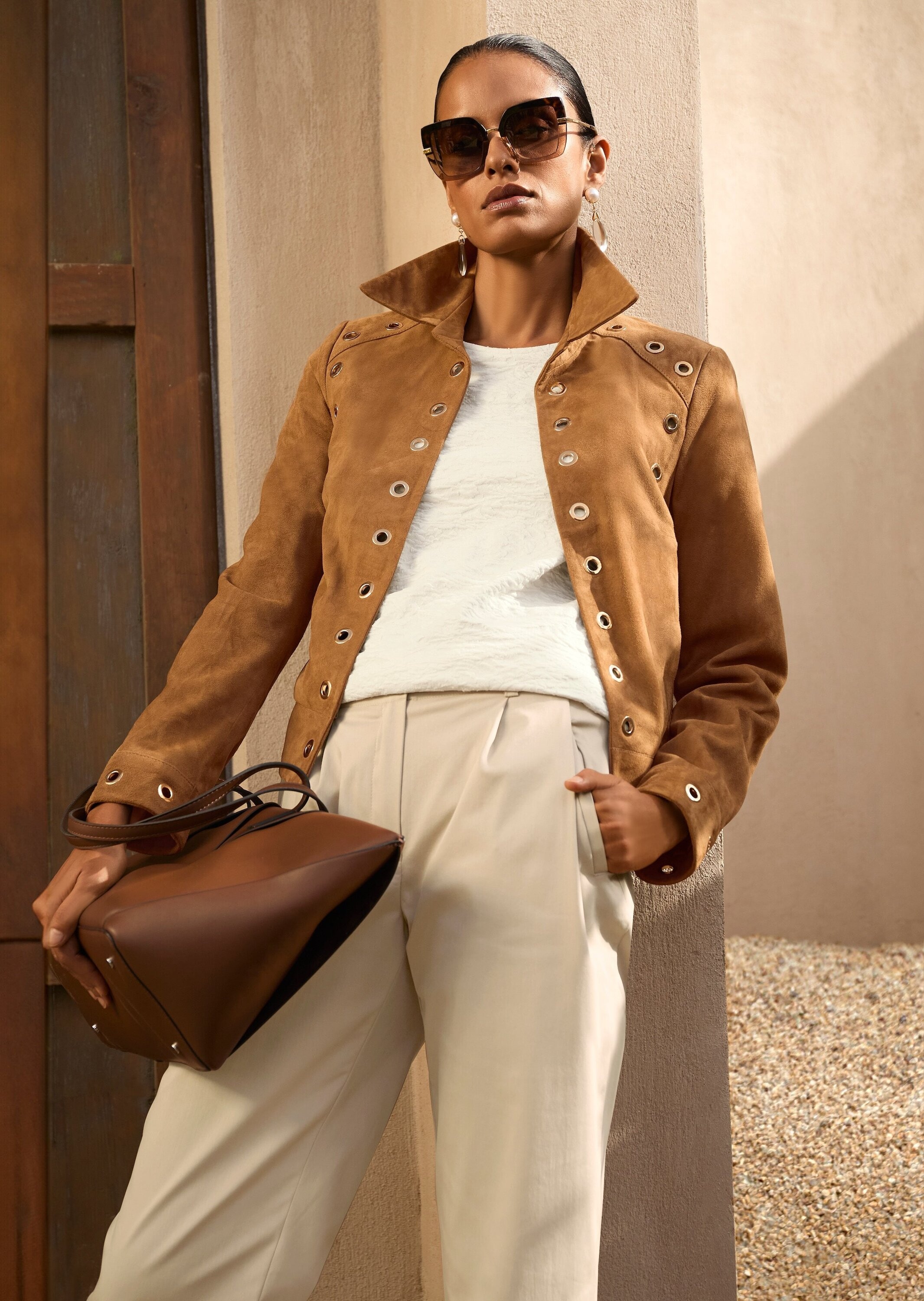 MADELEINE Jeansjacke »Lederjacke Kurzjacke mit Ösendetails« Glänzende Ösendetails