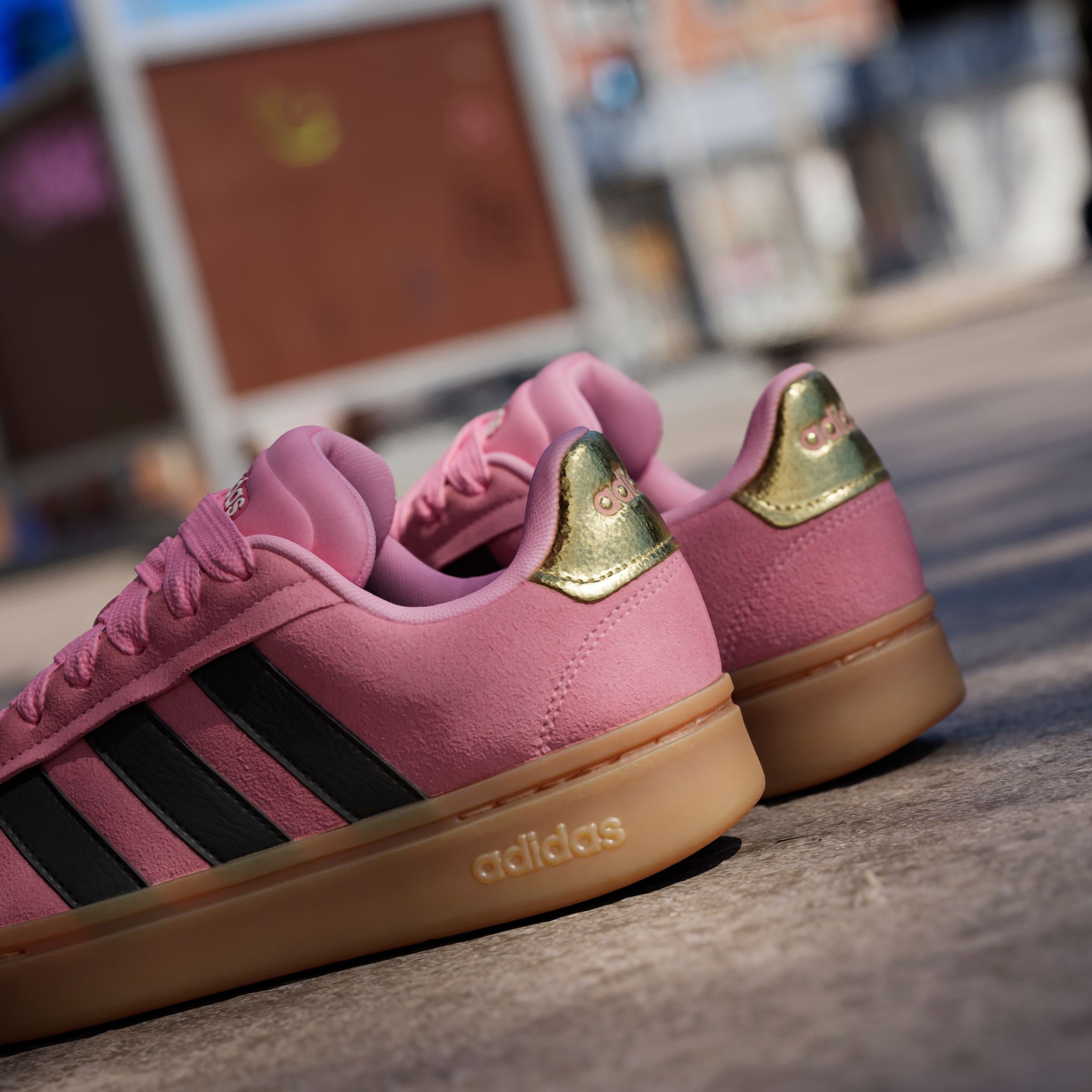 adidas Sportswear Sneaker »GRAND COURT ALPHA 00S«, Design inspiriert vom adidas Campus 00