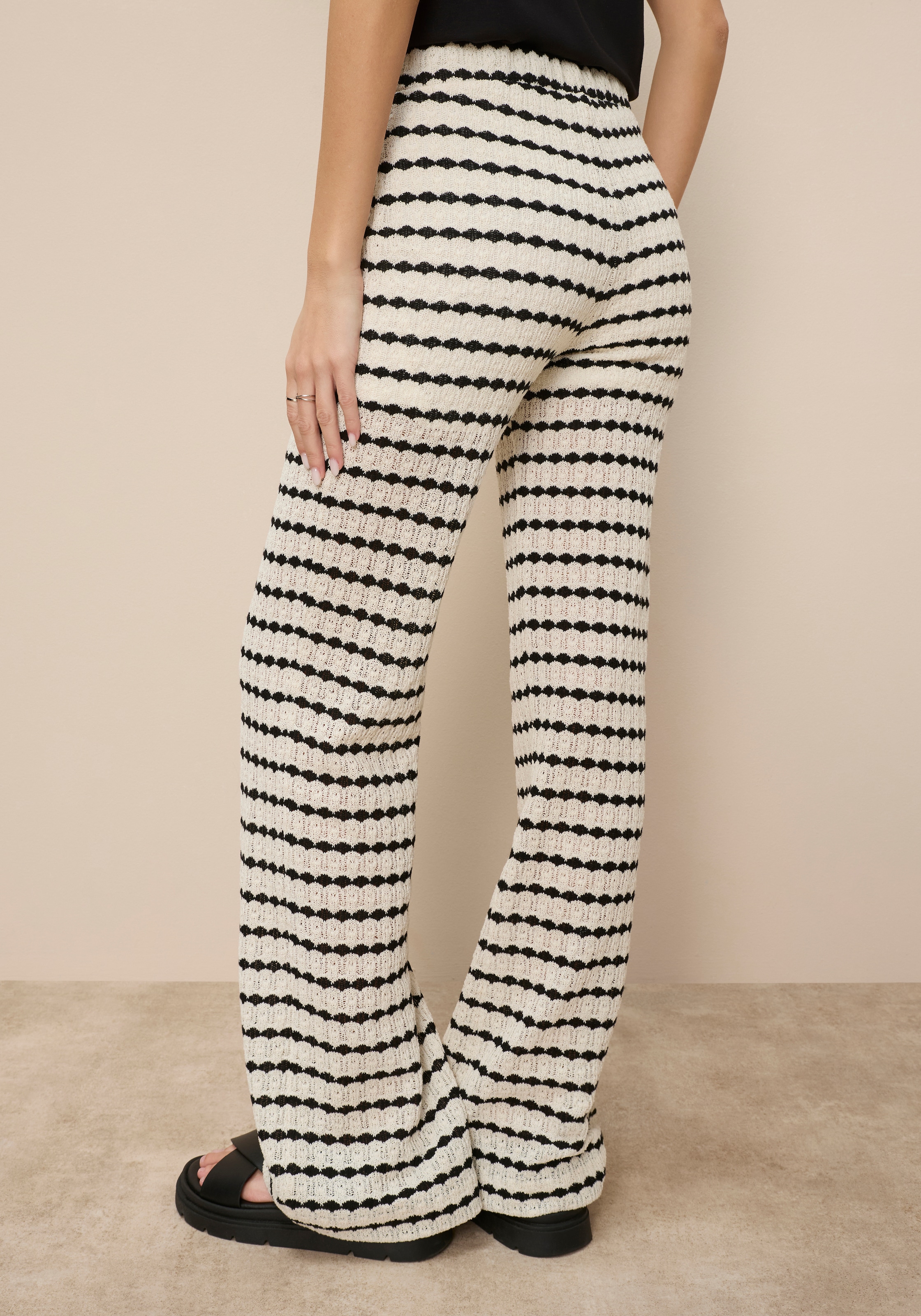 Tamaris Strickhose  luftige Hose mit trendigem Muster und lässigem Schnitt