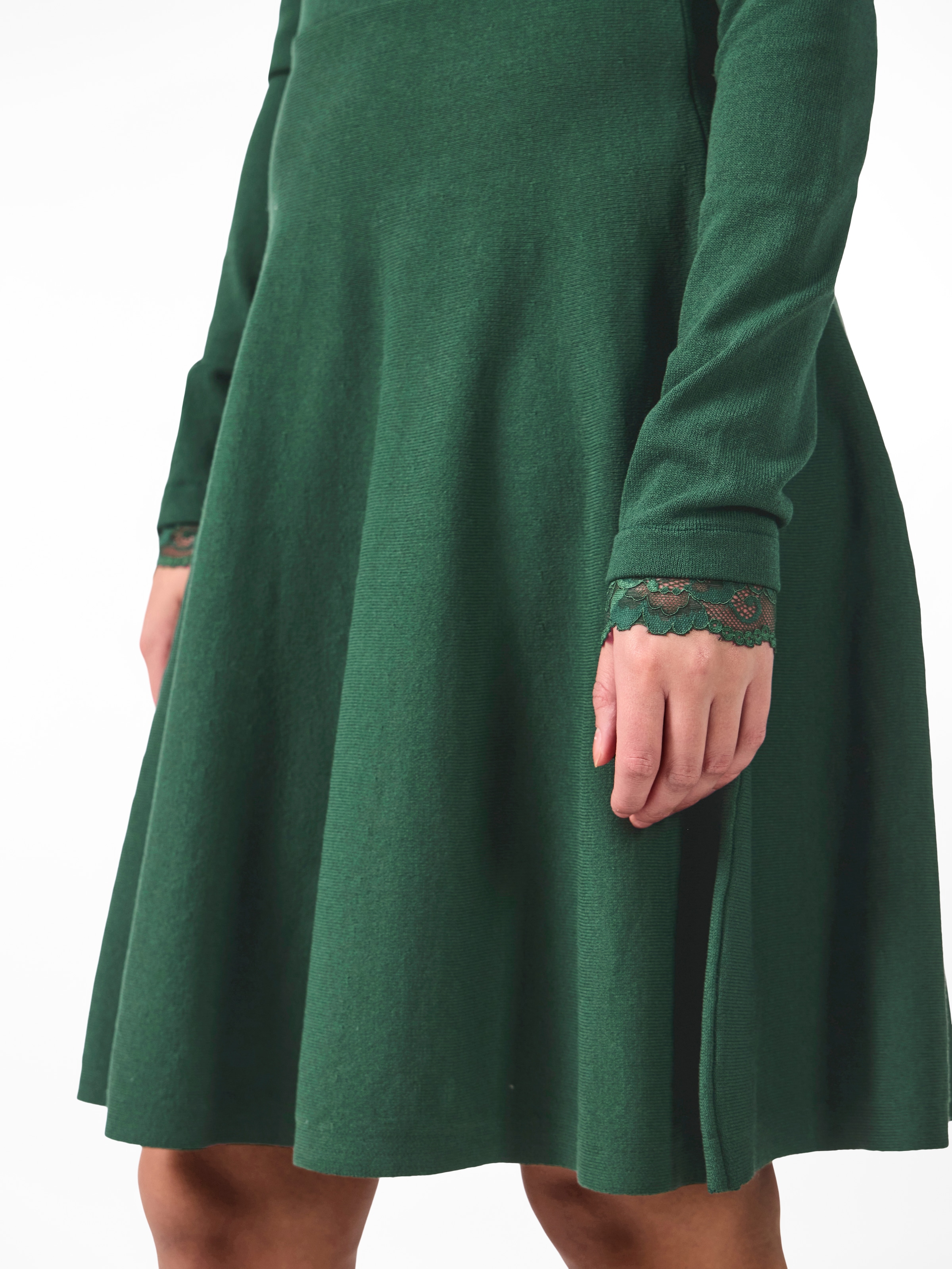 Y.A.S Strickkleid »YASBECCO LS KNIT DRESS S. NOOS«, mit Spitze am Ärmelsaum