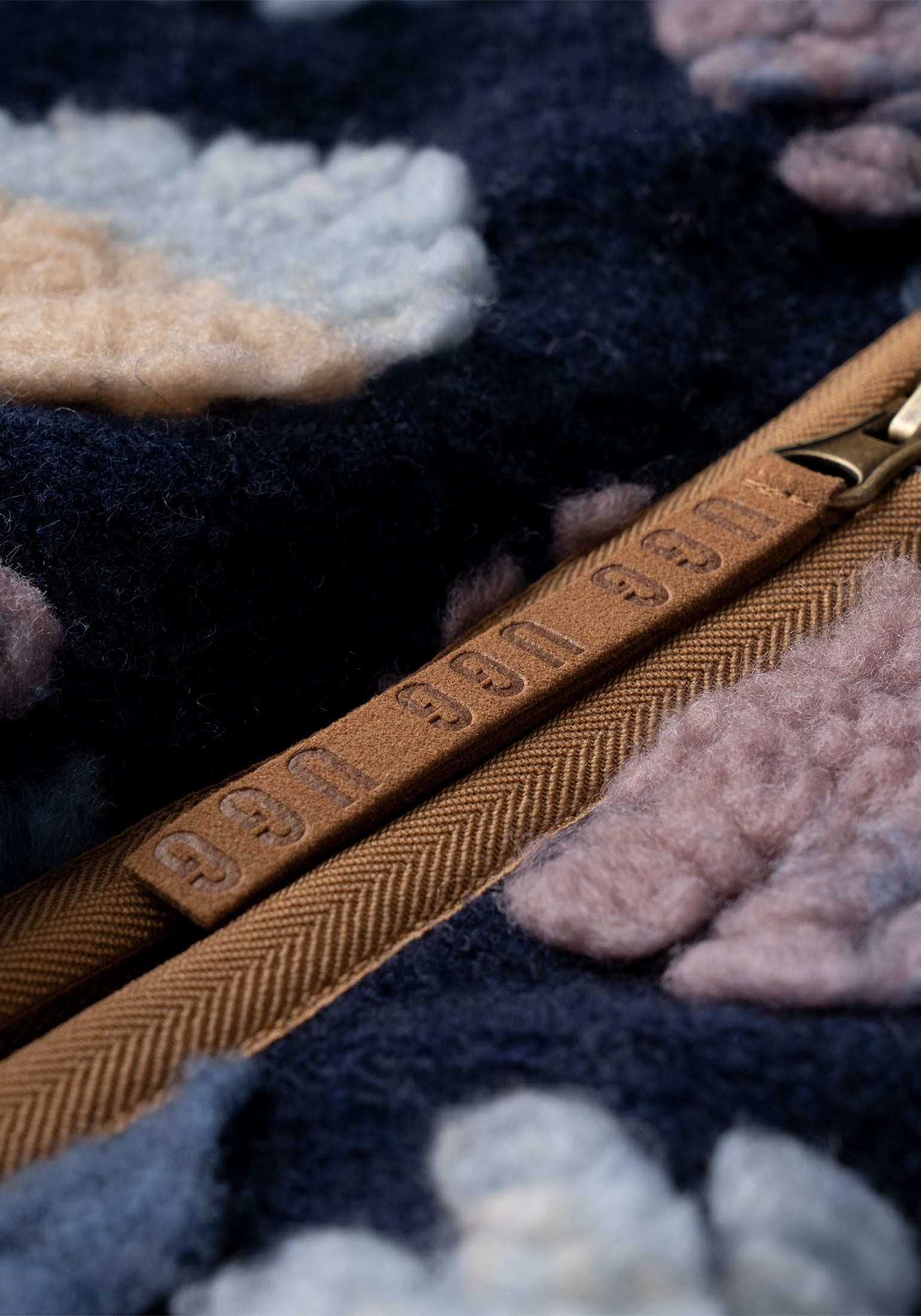 UGG Plüschjacke »Marlene UGGfluff Jacket Sun«, mit großem Allover-Muster