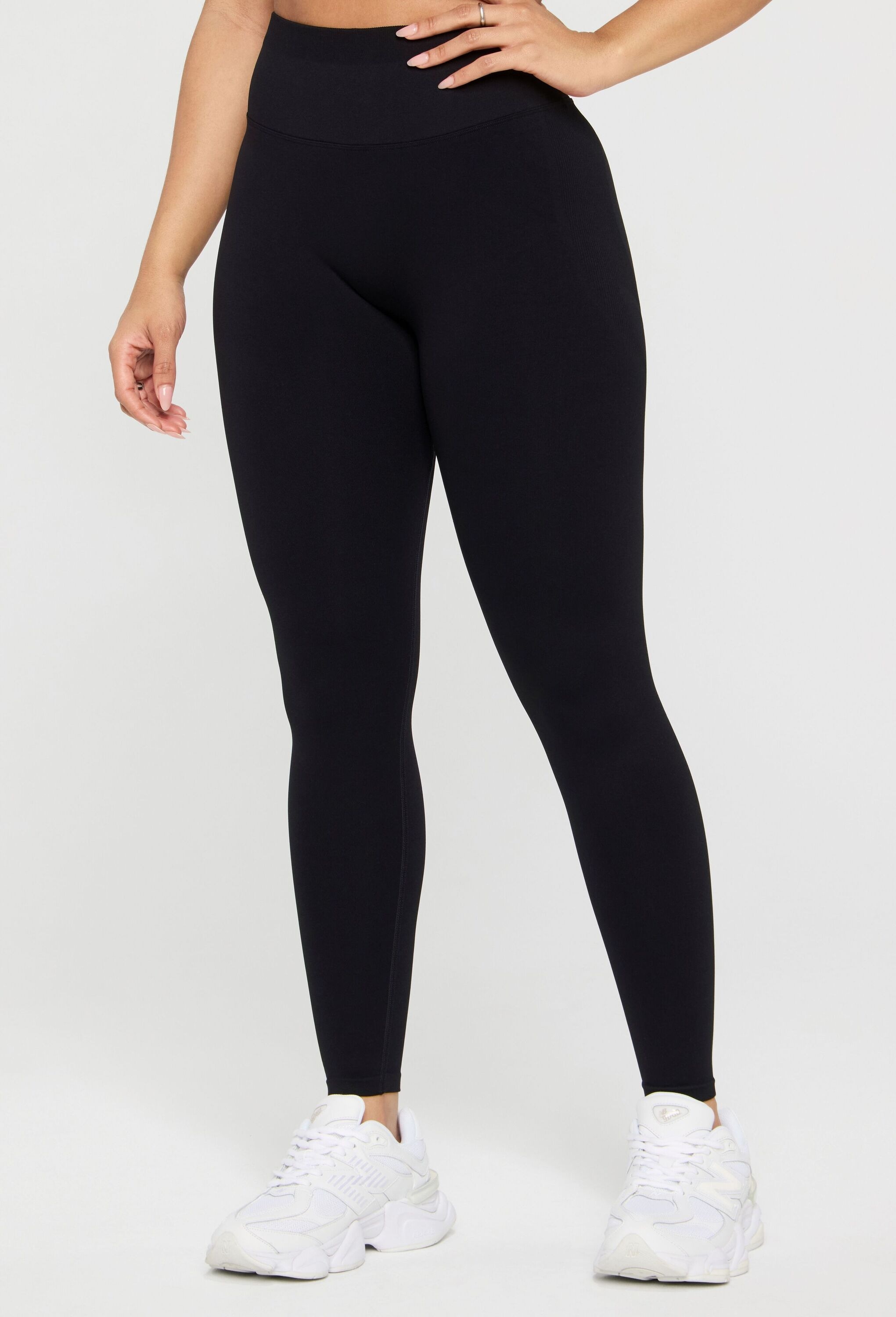 Fabletics Leggings »Fabletics Leggings SEAMLESS SCRUNCH LEGGING«  aus elastischem Material