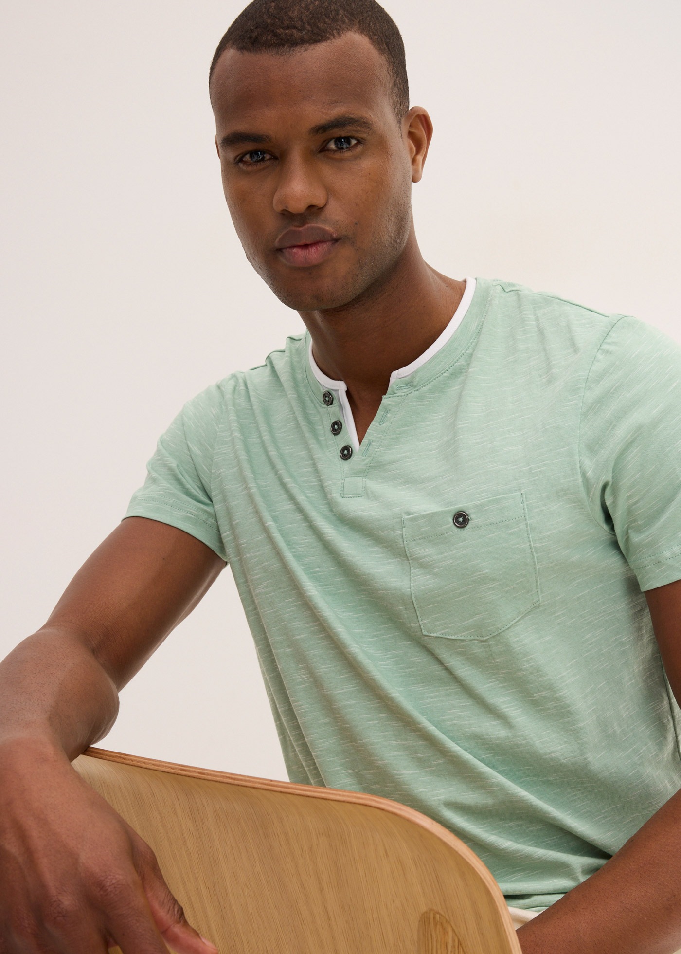 bonprix 2-in-1-Shirt »2 in 1 Shirt, Kurzarm« Regular Fit, mit Brusttasche, Henley-Stil, Lagen-Look