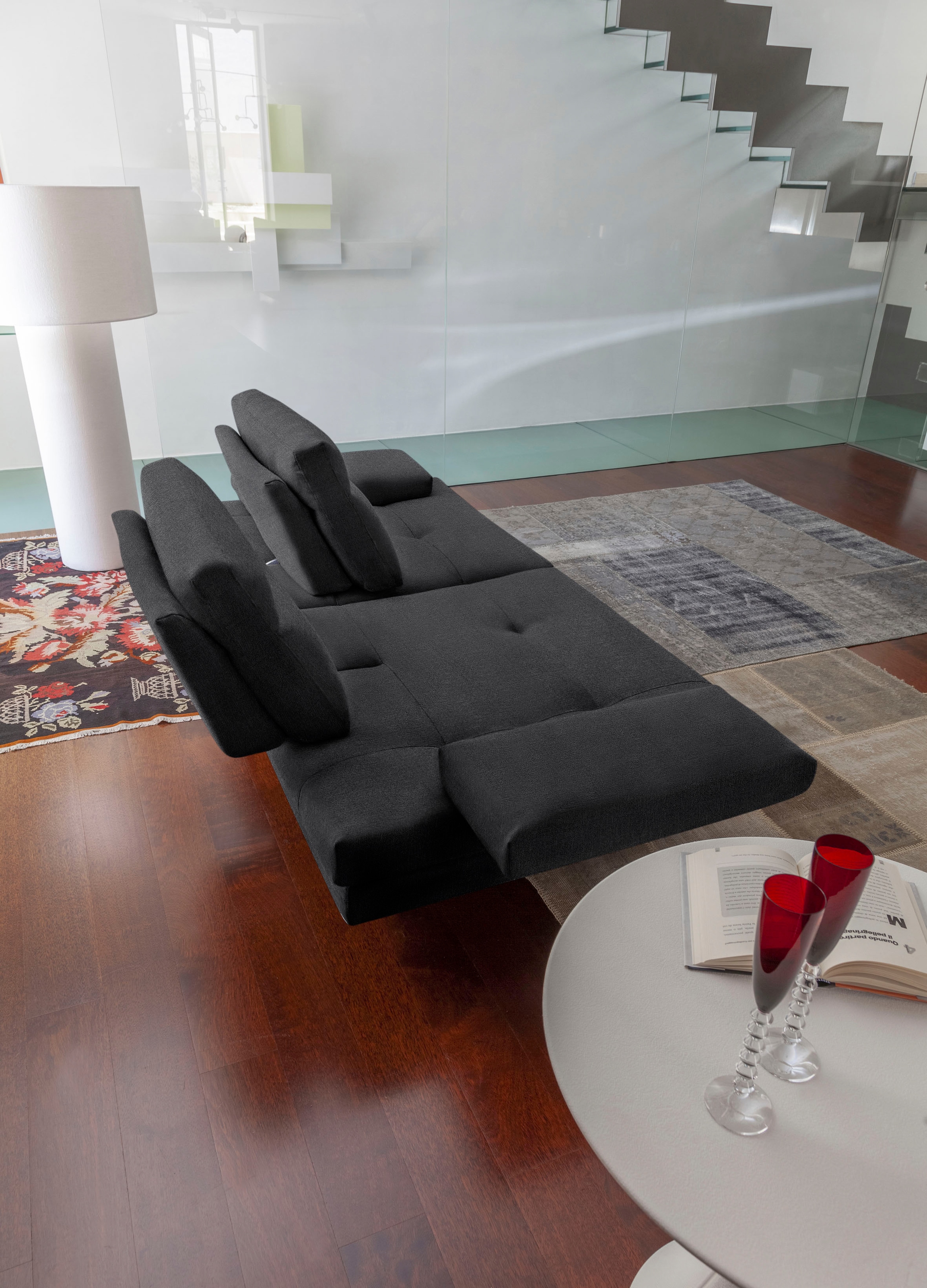 CALIA ITALIA 3,5-Sitzer »Toby Wing, italienisches Designsofa mit erstklassigem Sitzkomfort« inklusive Sitztiefenverstellung, Füße in Chrom glänzend