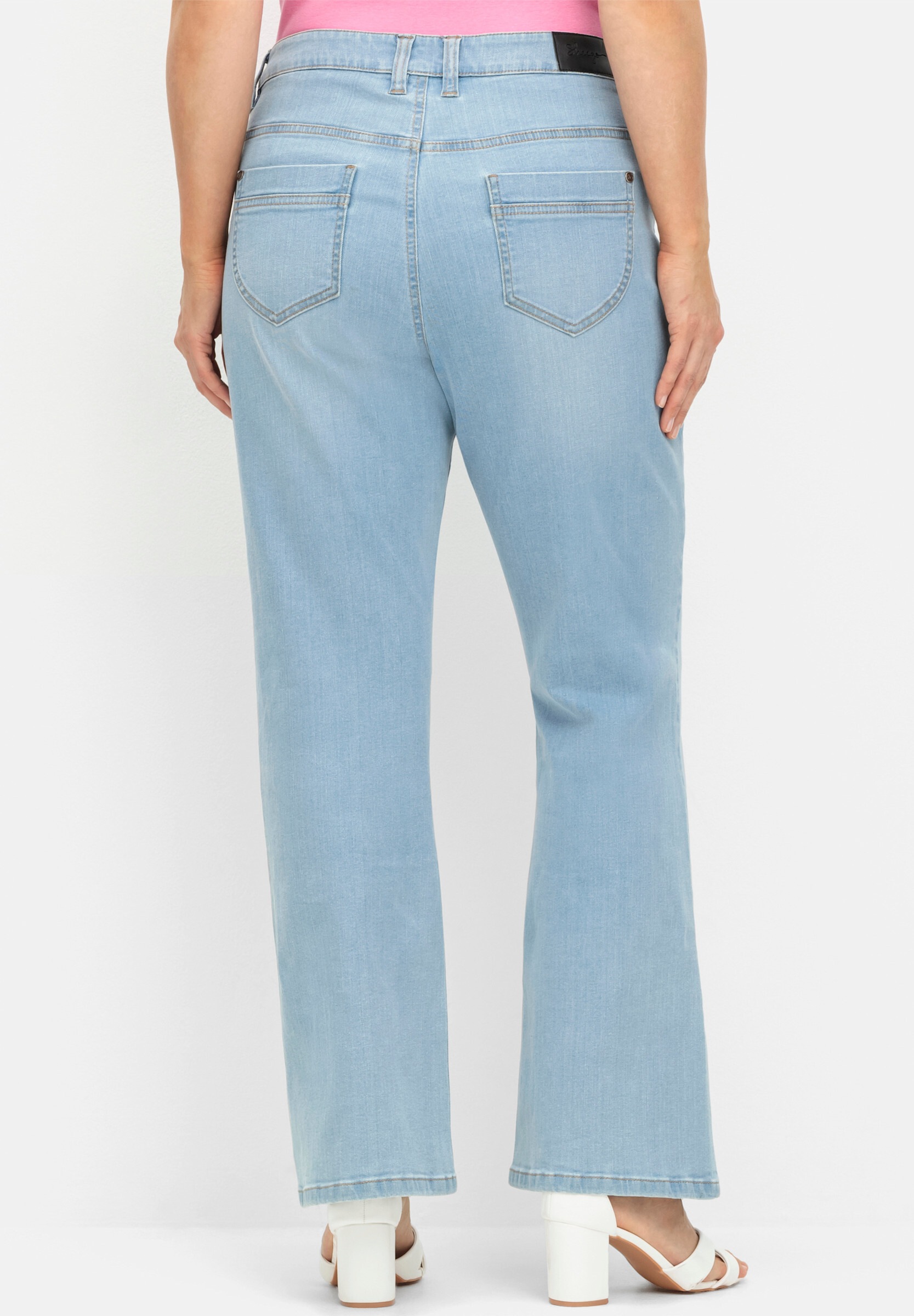Sheego Bootcut-Jeans »Bootcut-Jeans Bootcut-Jeans mit 3D-Catfaces« mit Used-Effekten, extralang