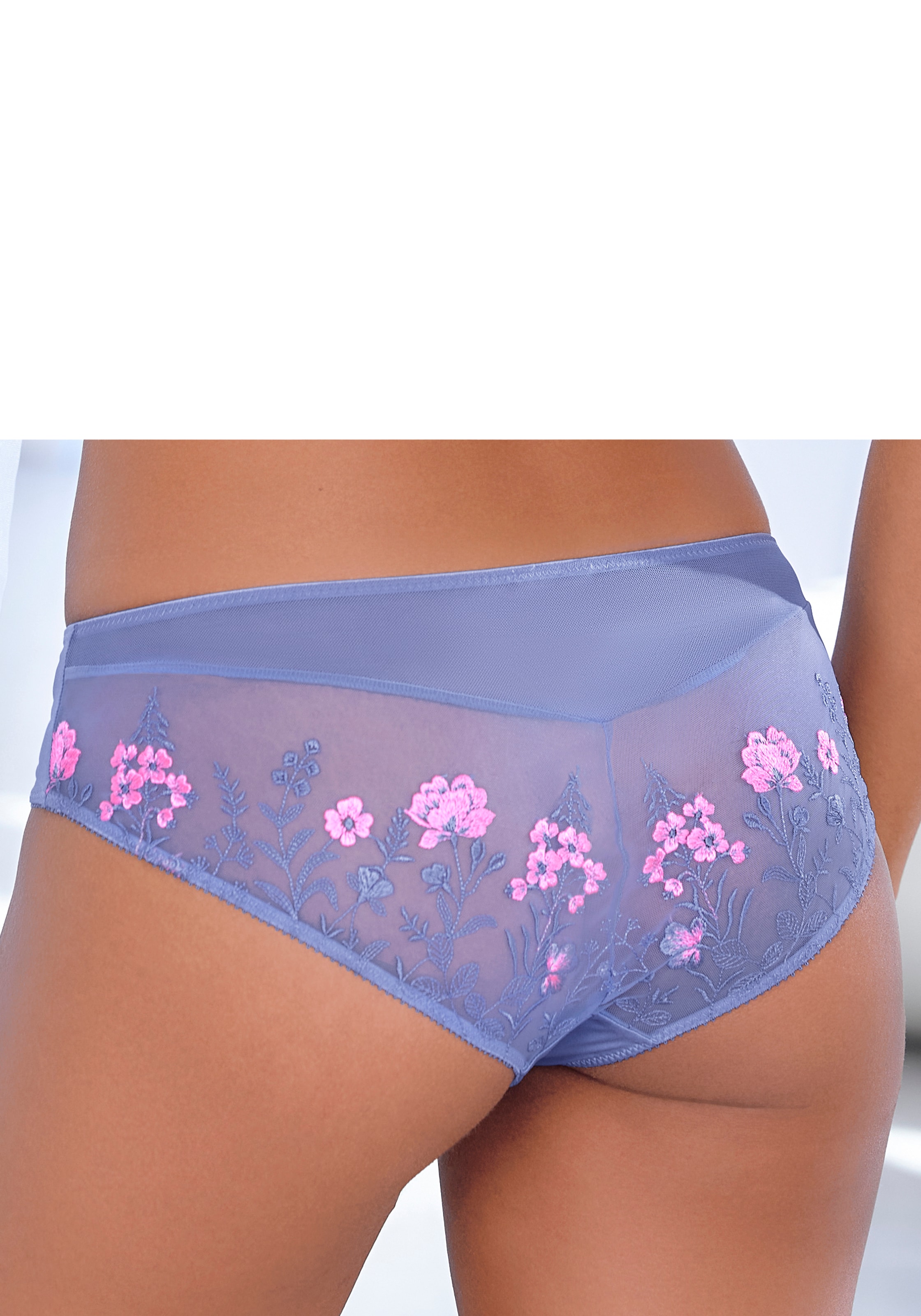 LASCANA Tanga »Maria« mit blumiger Stickereispitze