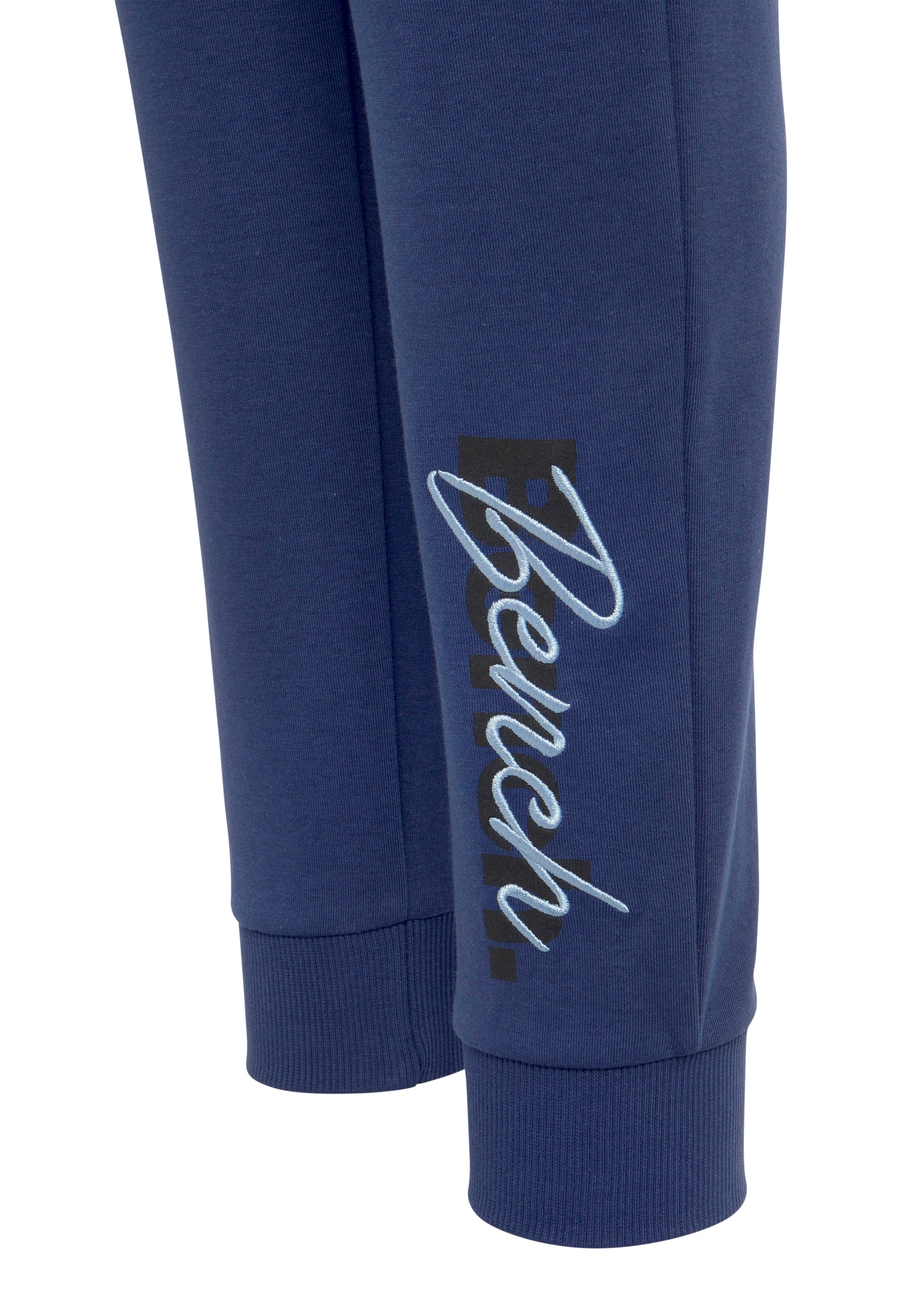 Bench. Loungewear Sweatpants, mit Logodruck im kaufen OTTO Stickerei, Online Loungeanzug und Shop