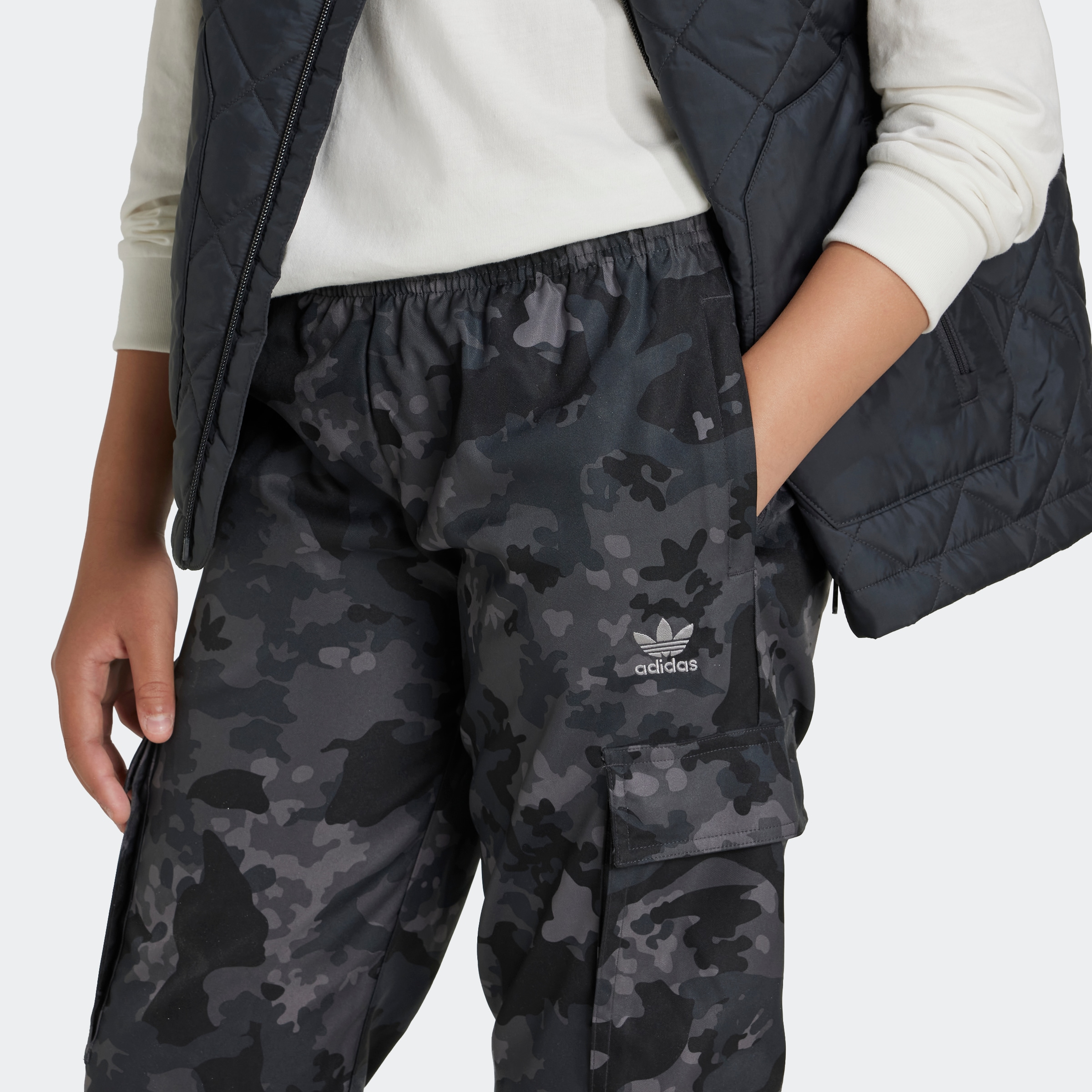 adidas Originals Sporthose »CARGO PANTS«, (1 tlg.)