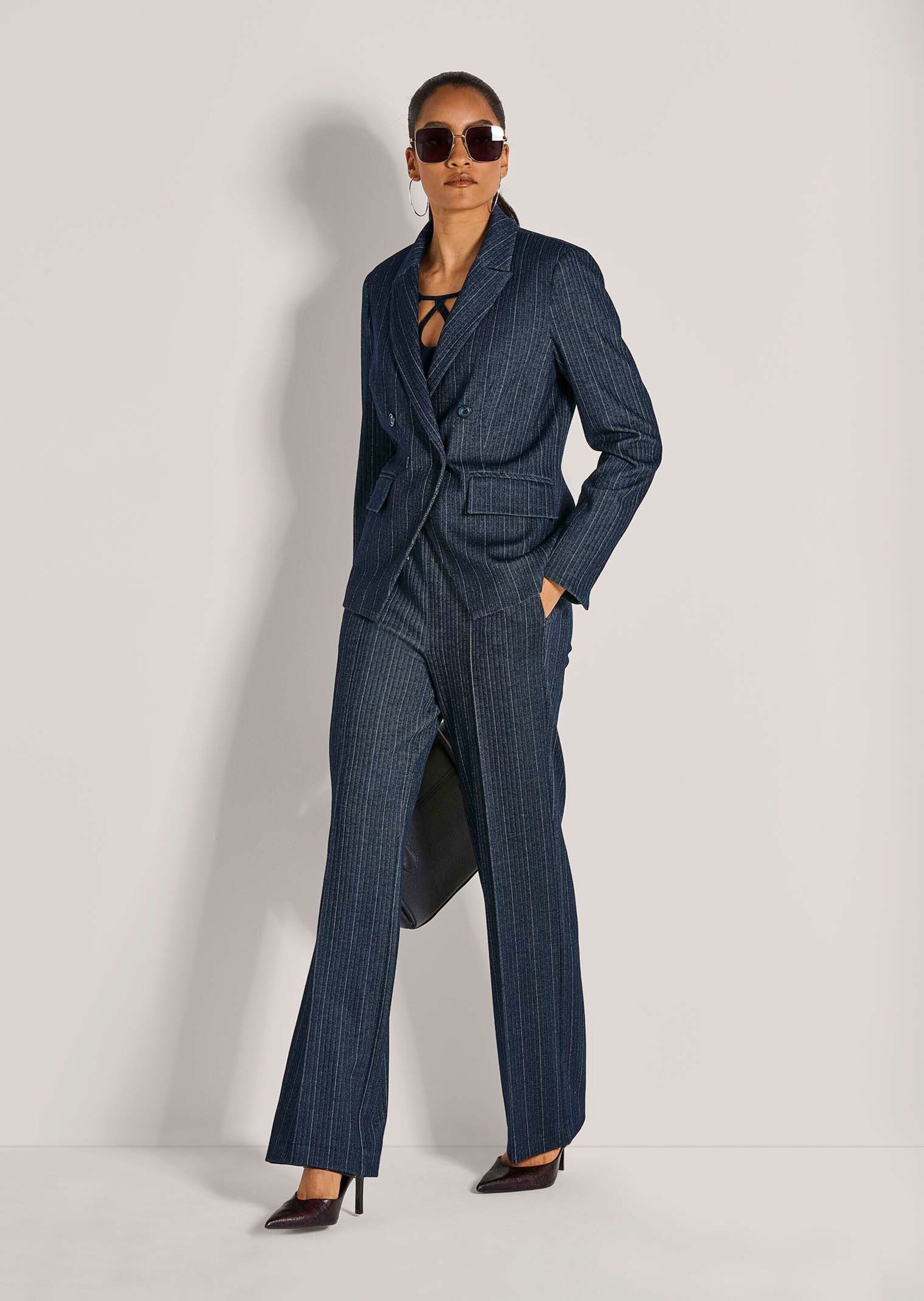 MADELEINE Jackenblazer »Jerseyblazer Taillierter Businessblazer mit Nadelstreifen« Nadelstreifen mit Fischgrat Design