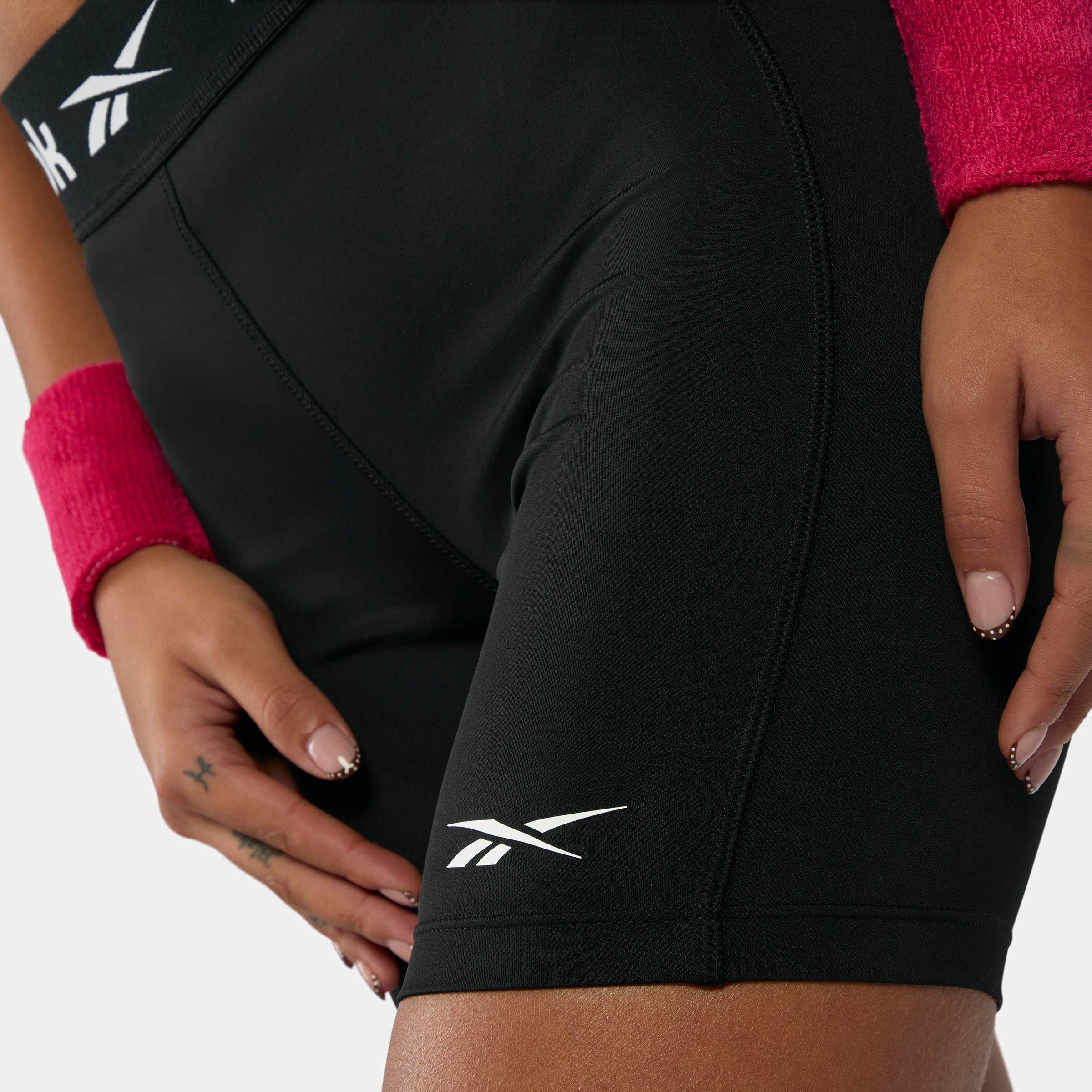 Reebok Trainingsshorts »ID TRAIN RUCHED BIKER SHORTS«  sportlicher Stil, bequeme Passform
