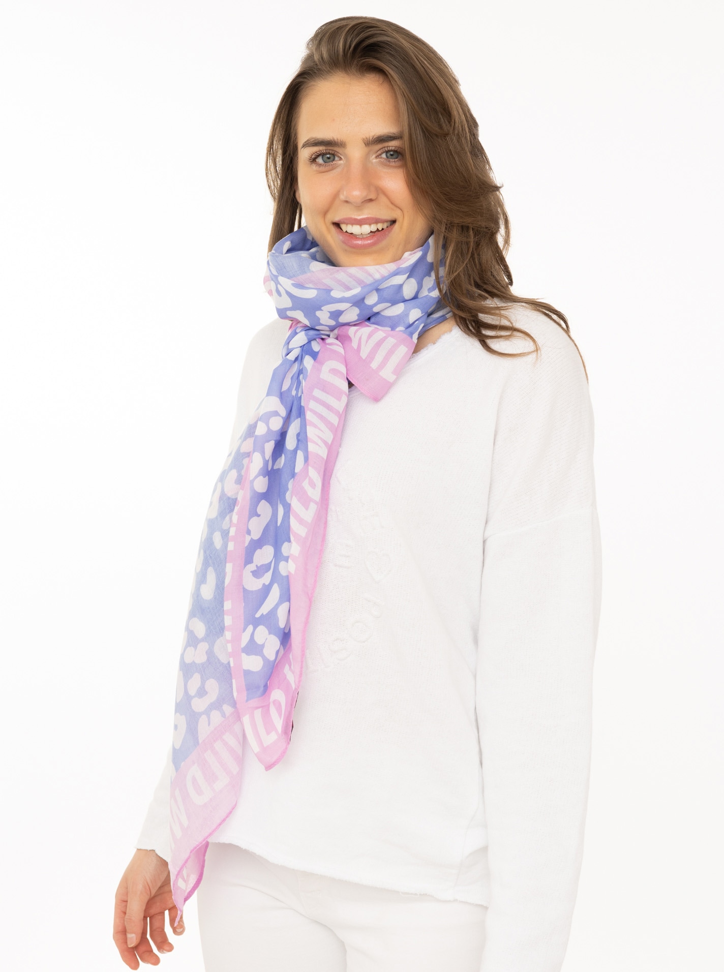 Zwillingsherz Schal »"Leo Dreams"« Leomuster und Schriftzug, transparenter Look