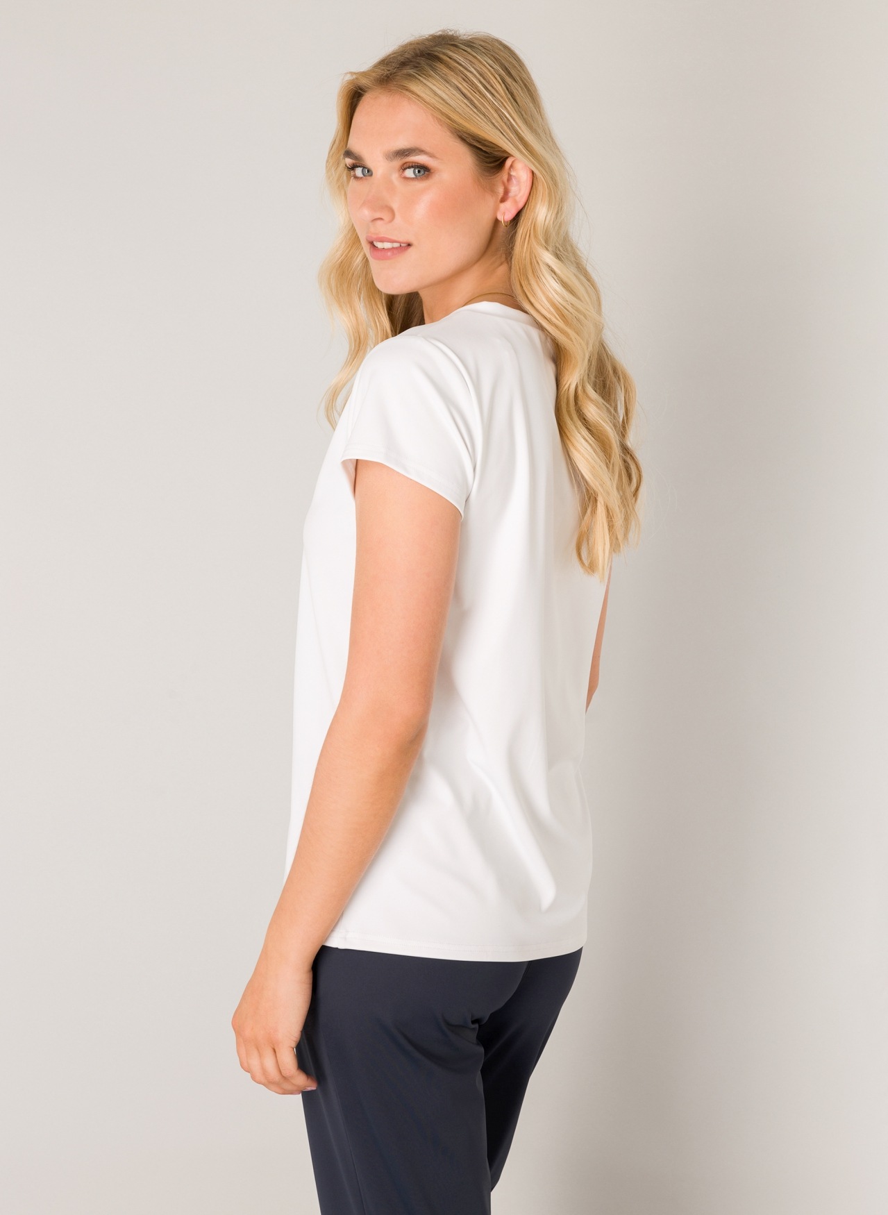 Base Level T-Shirt »Tilly«, mit V-Ausschnitt
