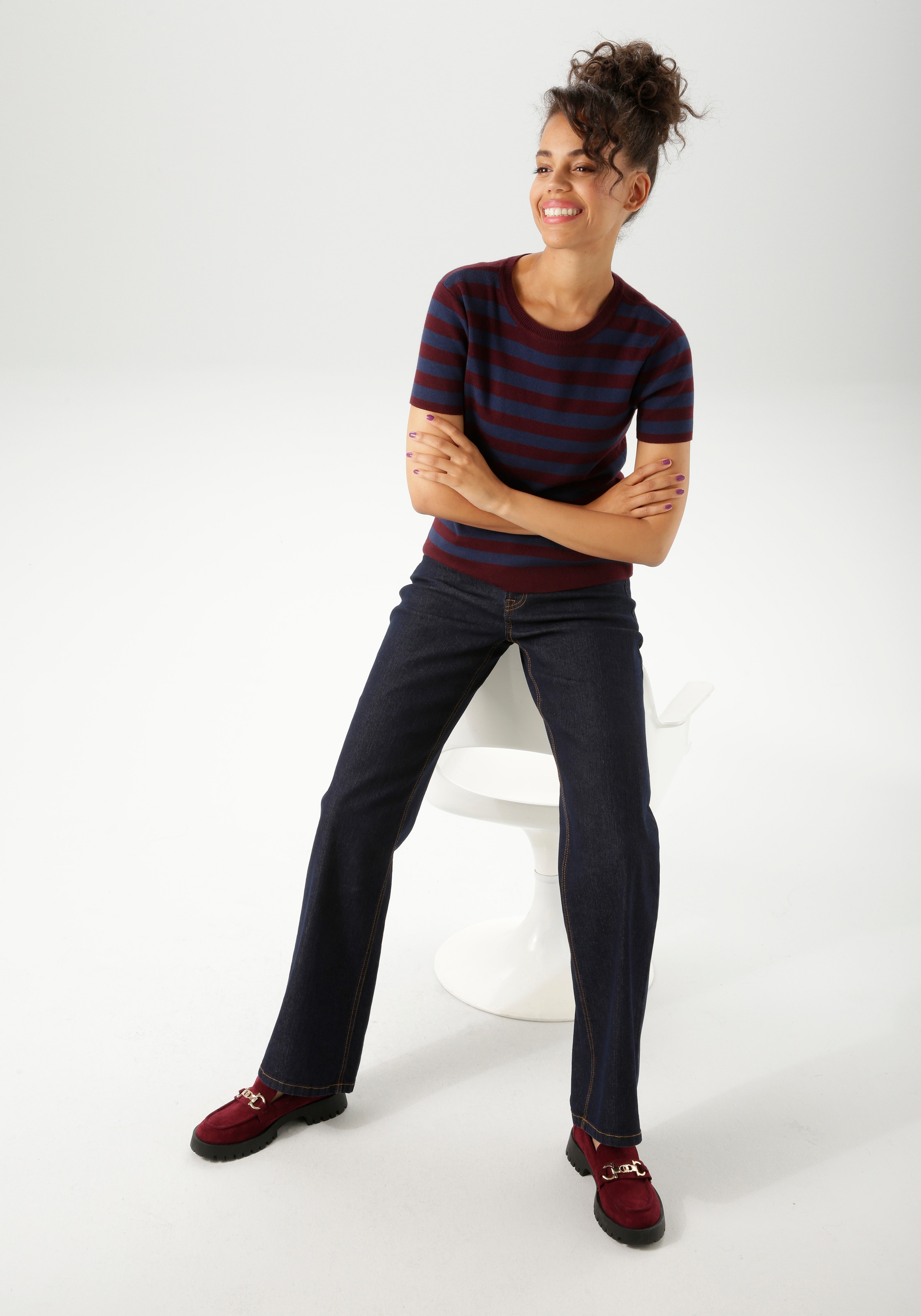 Aniston CASUAL Straight-Jeans, mit trendig weitem Bein