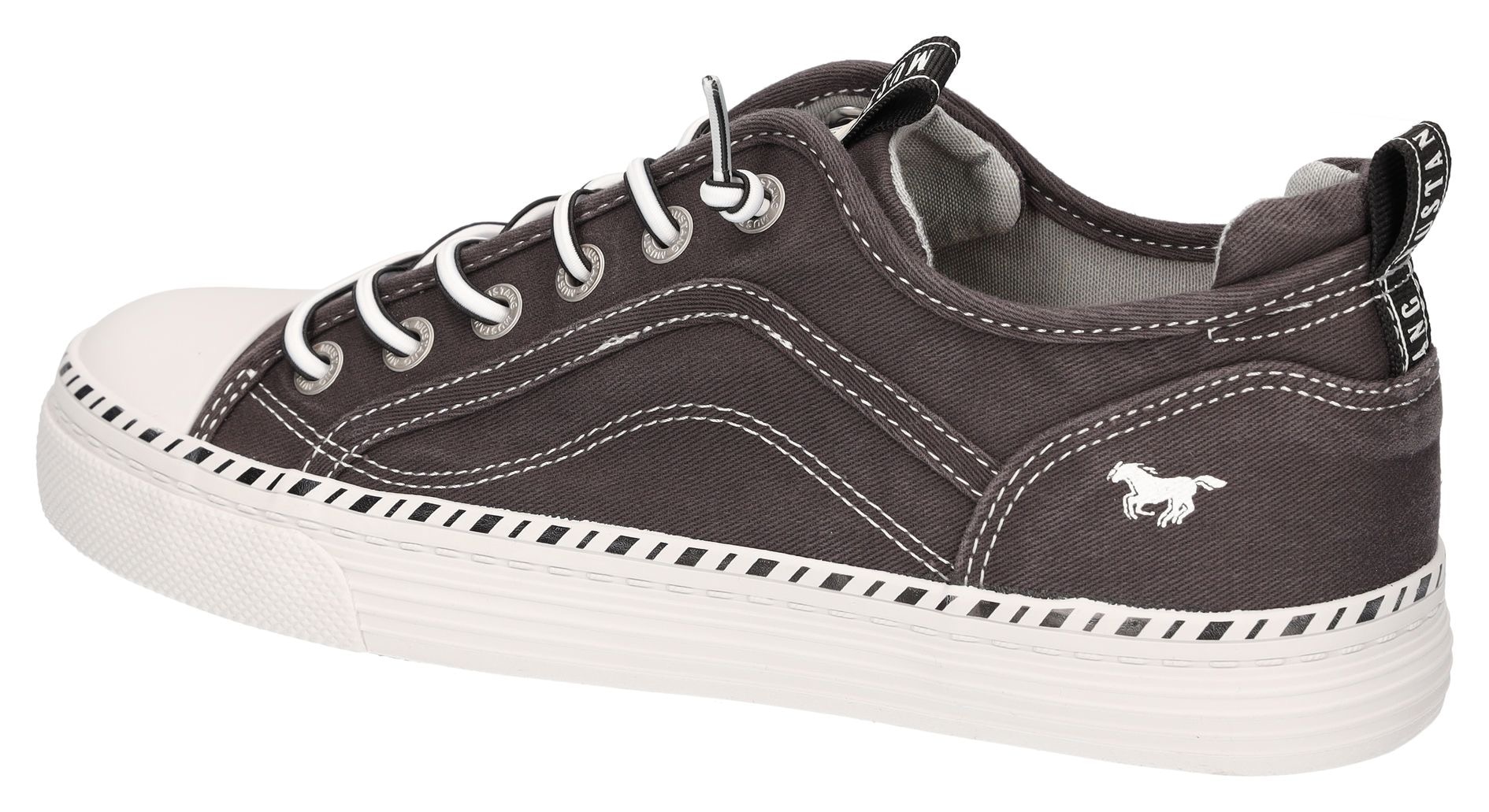 Mustang Shoes Slip-On Sneaker, Slipper, Schlupfschuh, Freizeitschuh mit farbiger Sohleneinfassung