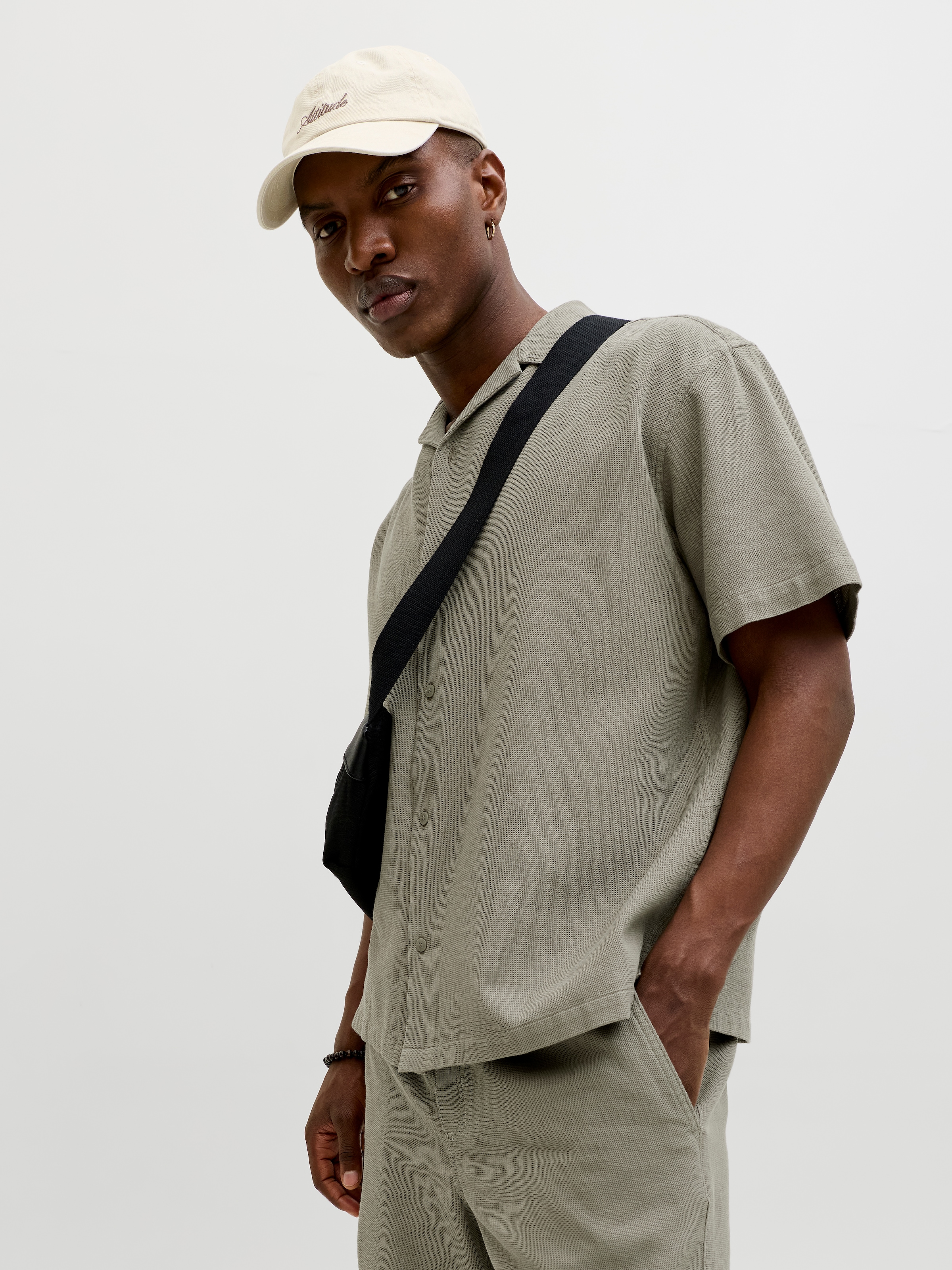 Jack & Jones Kurzarmhemd »JJGLOBAL WAFFLE RESORT SHIRT SS« mit Resort Kragen