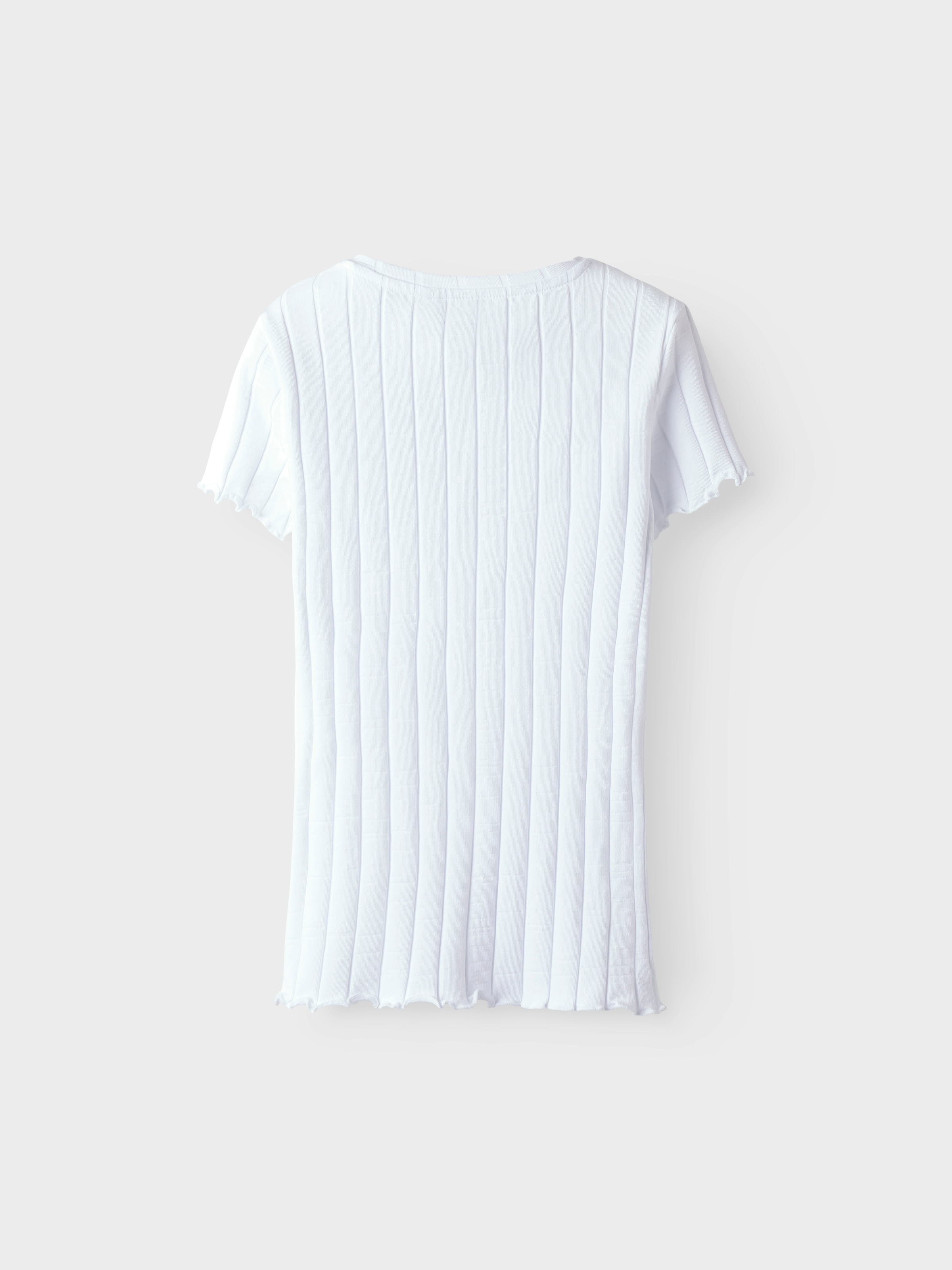 Name It T-Shirt »NKFNORALINA SS TOP NOOS« tolle Rippen-Qualität und dadurch gewellte Säume am Arm und am Saum