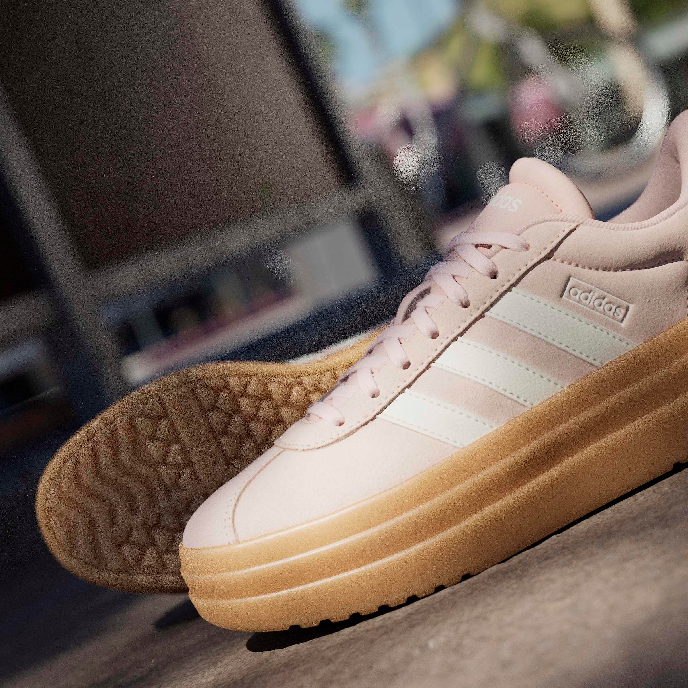 adidas Sportswear Plateausneaker »VL COURT BOLD«  inspiriert vom Design des adidas gazelle bold