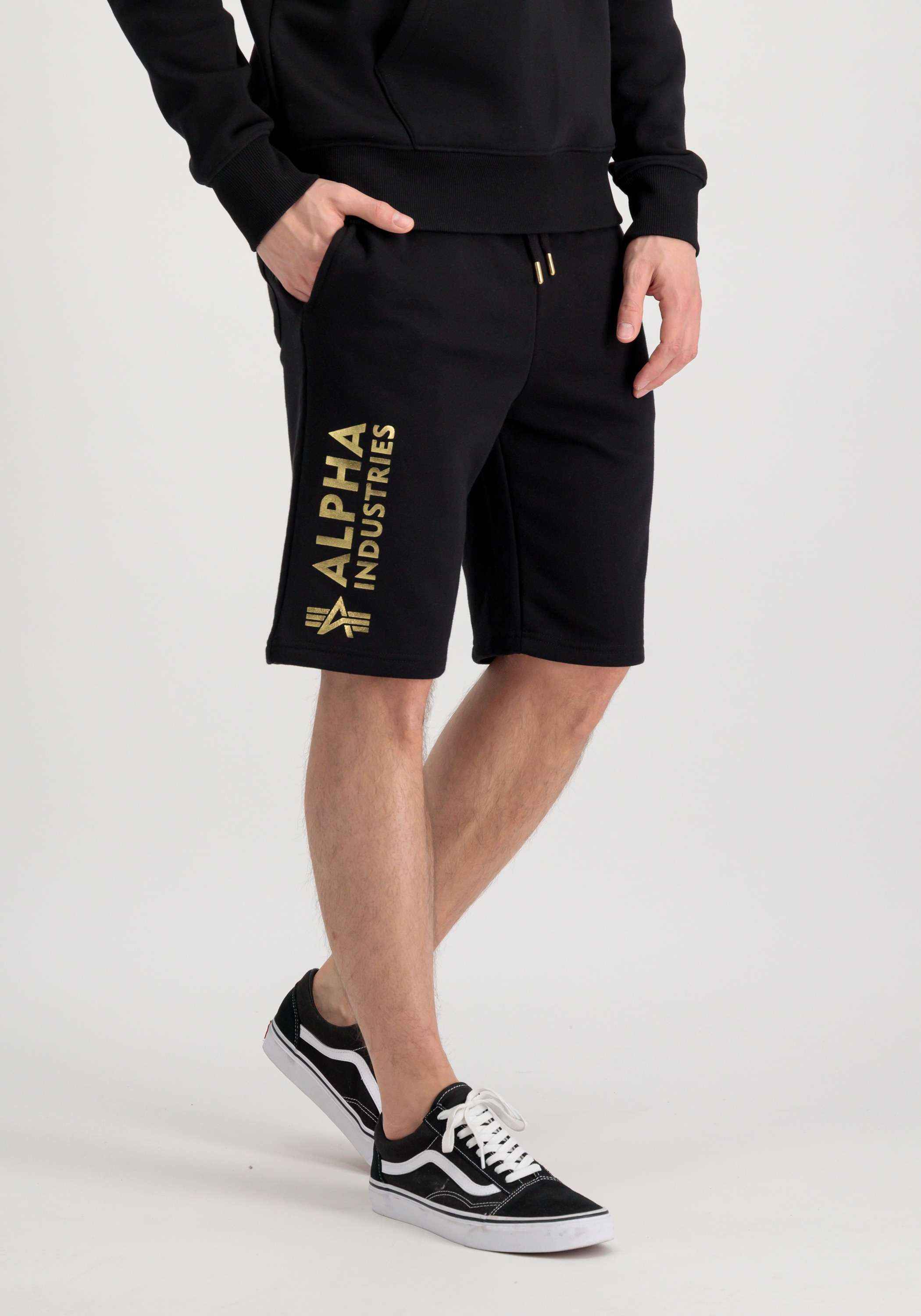 Alpha Industries Sweatshorts »ALPHA INDUSTRIES Men - Shorts Basic Short AI Foil Print«