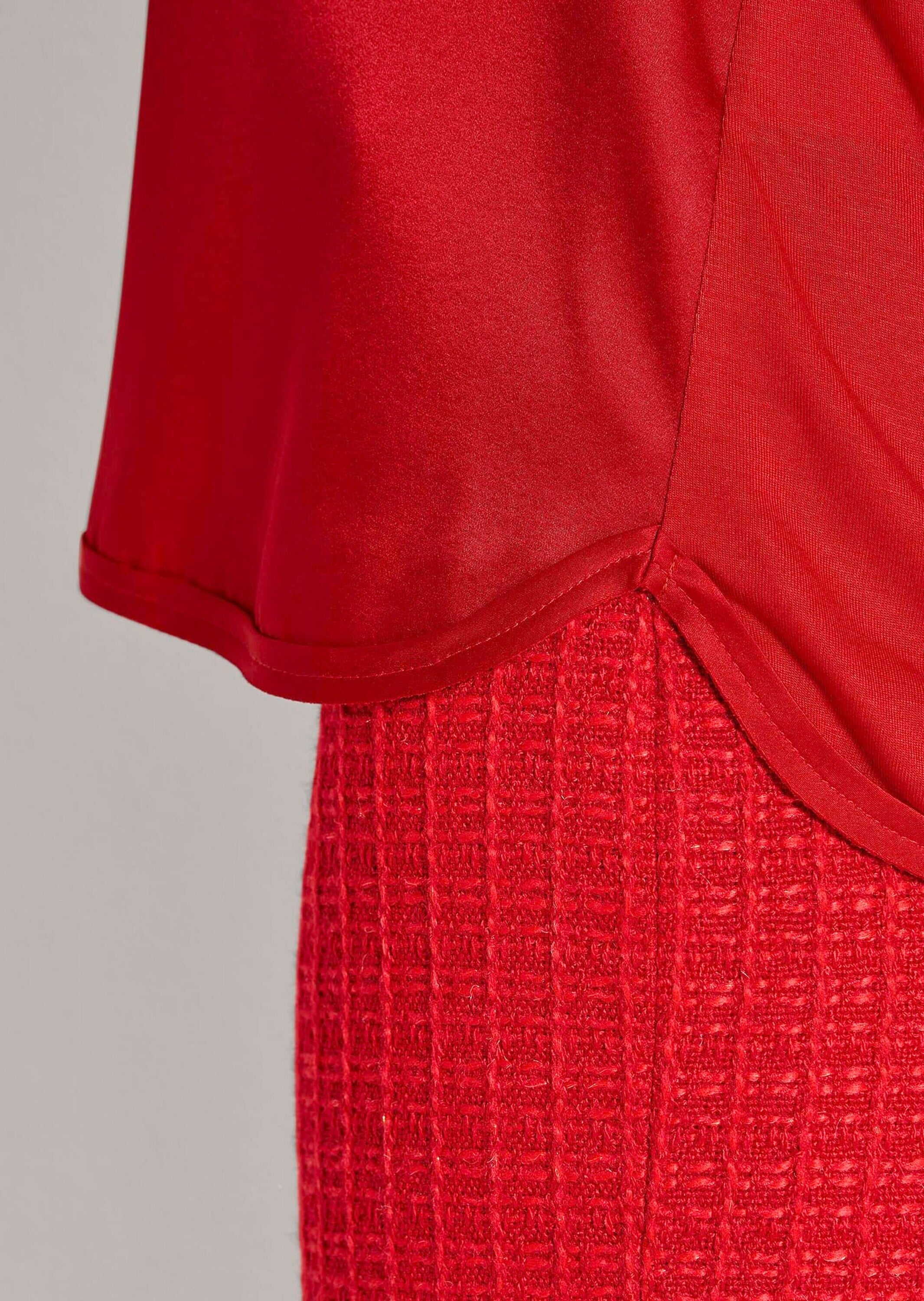 MADELEINE Kurzarmshirt »Jerseyshirt Seidenshirt mit Rippenband« Seidensatin