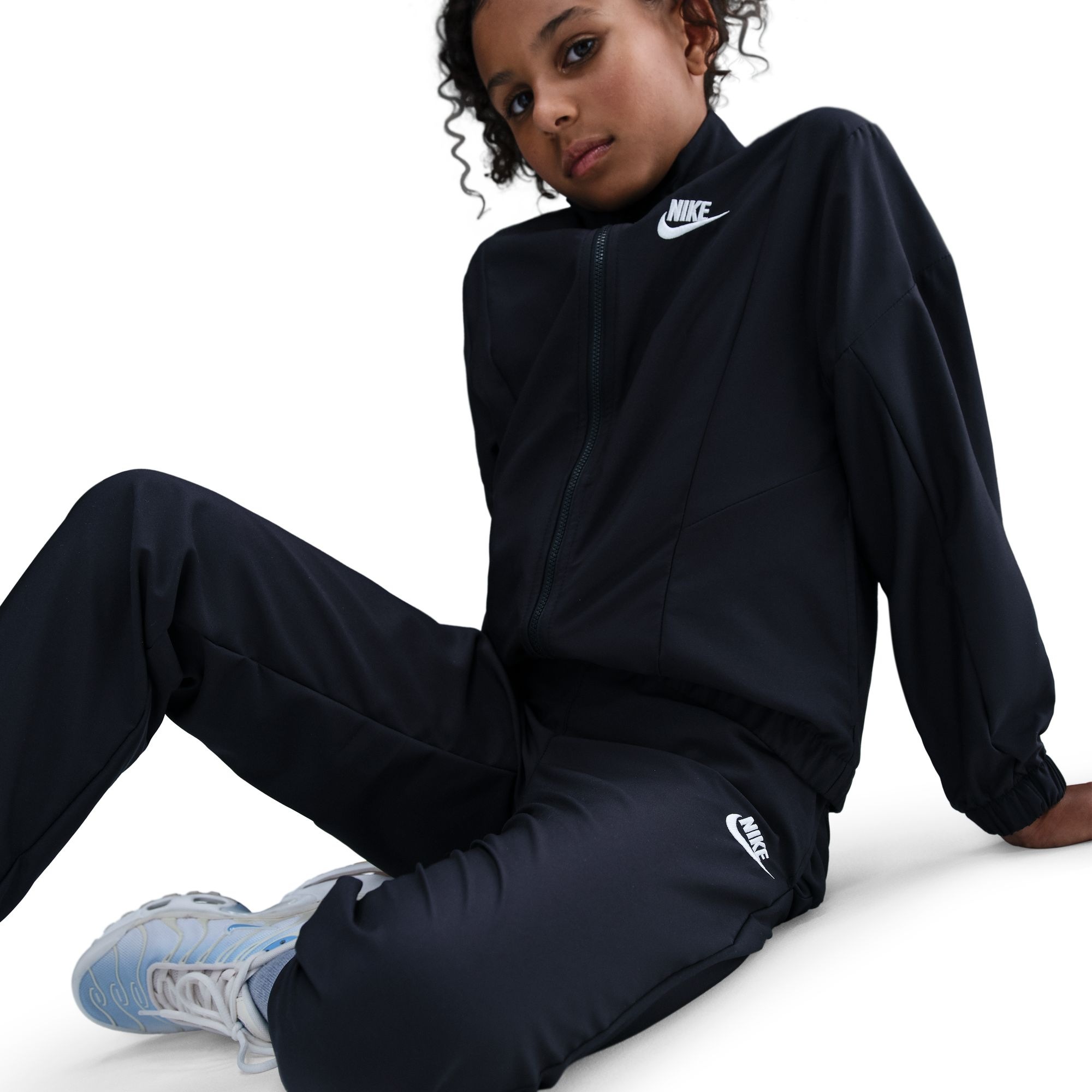 Nike Sportswear Trainingsanzug »K NSW TRACKSUIT WVN FZ« Für Kinder und Jugendliche