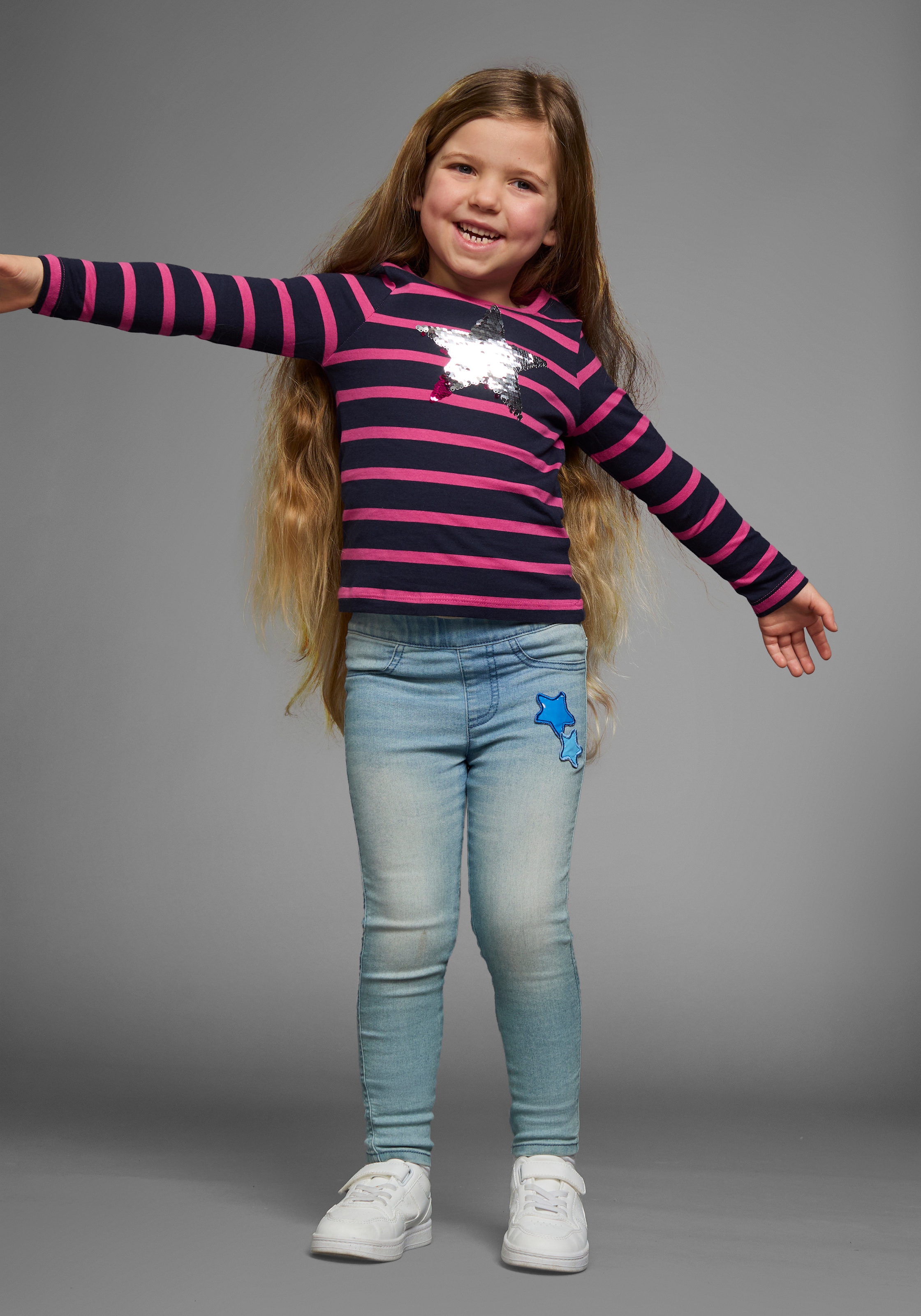 KIDSWORLD Langarmshirt »für kleine Mädchen«, langärmlig, Basic-Passform, mit mehrfarbigen Streifen