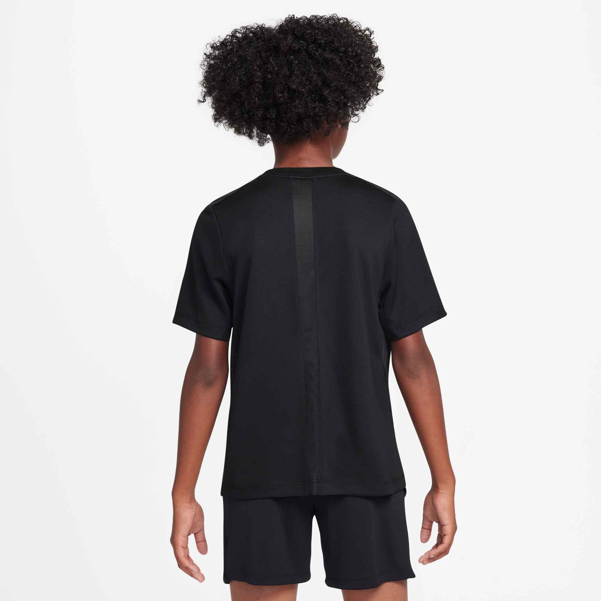 Nike T-Shirt »B NK DF MULTI SS TOP GX LOVE« für Jugendliche, sportlicher Stil, für Freizeit und Aktivitäten