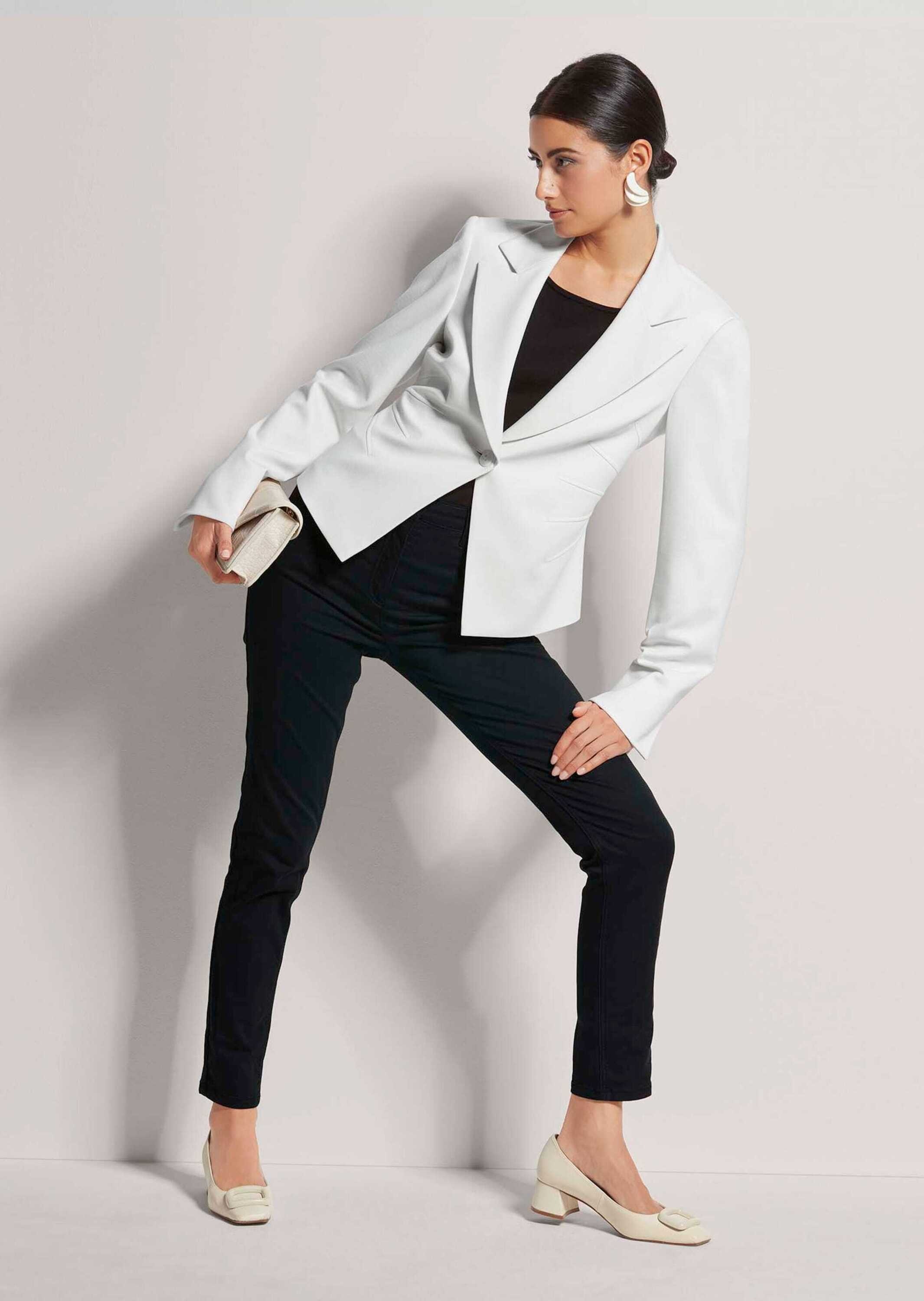 MADELEINE Jerseyblazer »Blazer Kurzer Jersey-Blazer mit Ziernähten«