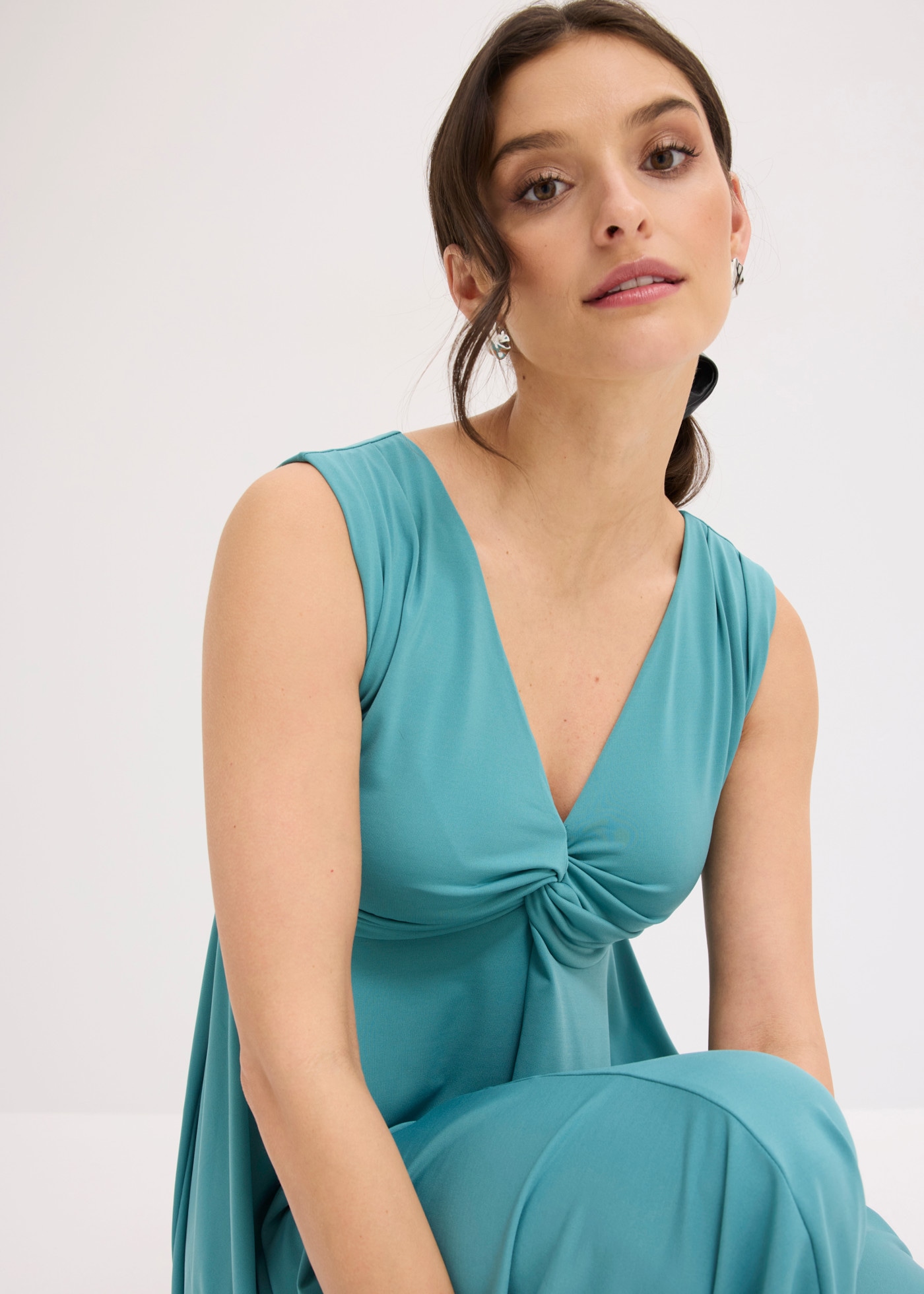 bonprix Shirtkleid ohne Ärmel, mit Smock-Einsatz hinten, aus Polyester und Elasthan