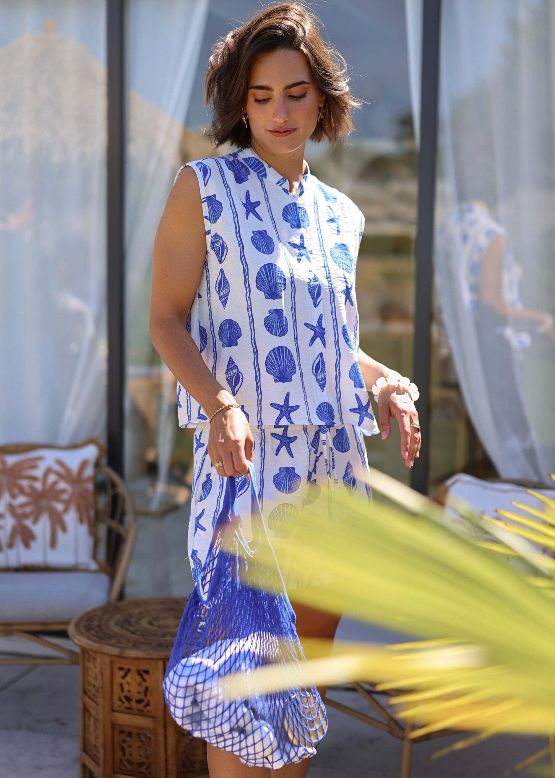 SASSYCLASSY Blusentop »Ärmellose Bluse mit maritimem Print« Sommerliche Bluse mit Stehkragen und Knopfleiste im lockerem Schnitt