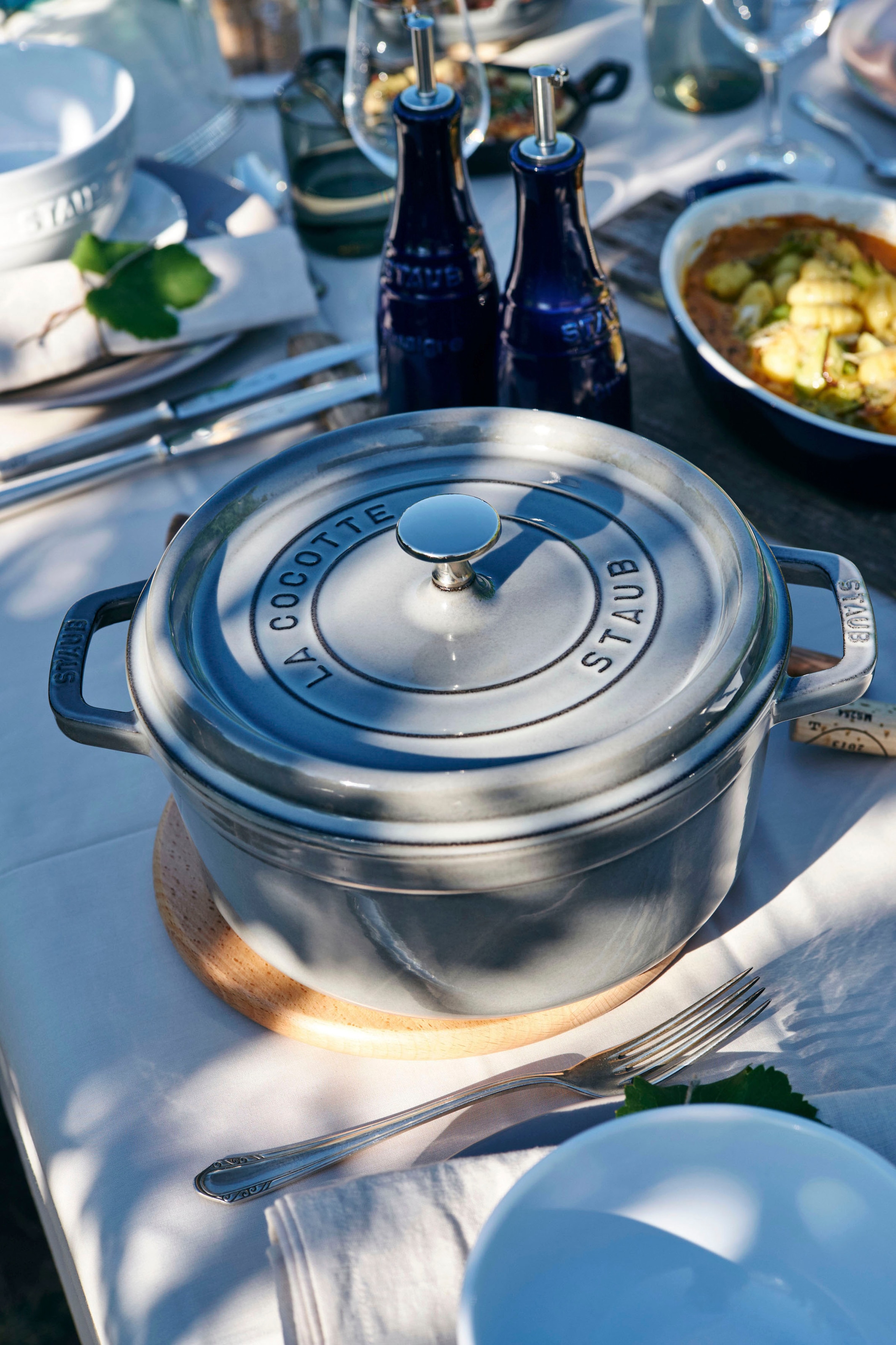 STAUB Bräter »Cocotte«, Gusseisen, (1 tlg.), robust, langlebig, perfekte Hitzeverteilung, Aromaregen-Deckel