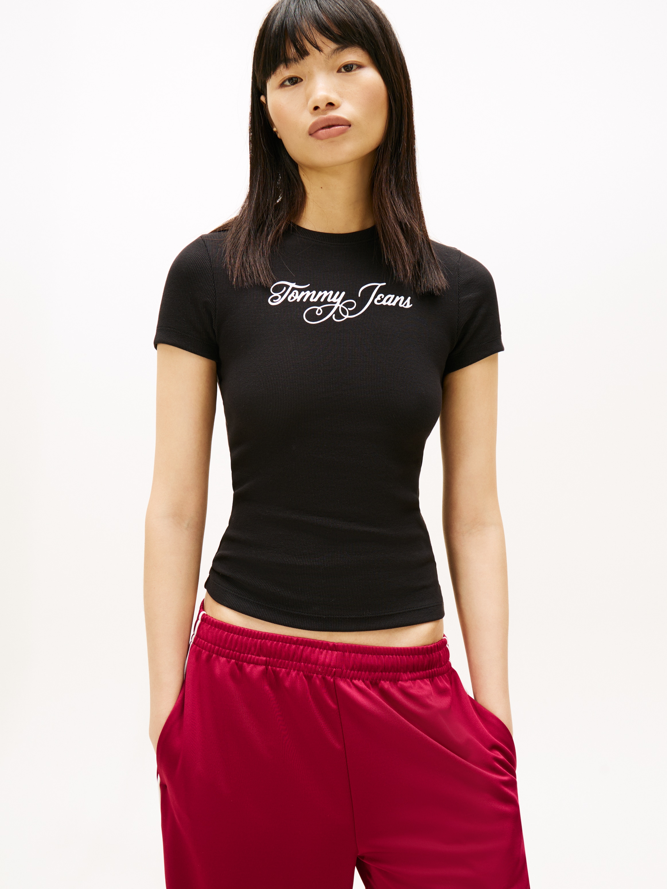 Tommy Jeans Kurzarmshirt »TJW SLIM ESS LOGO 1 RIB TEE EXT« in gerippter Struktur