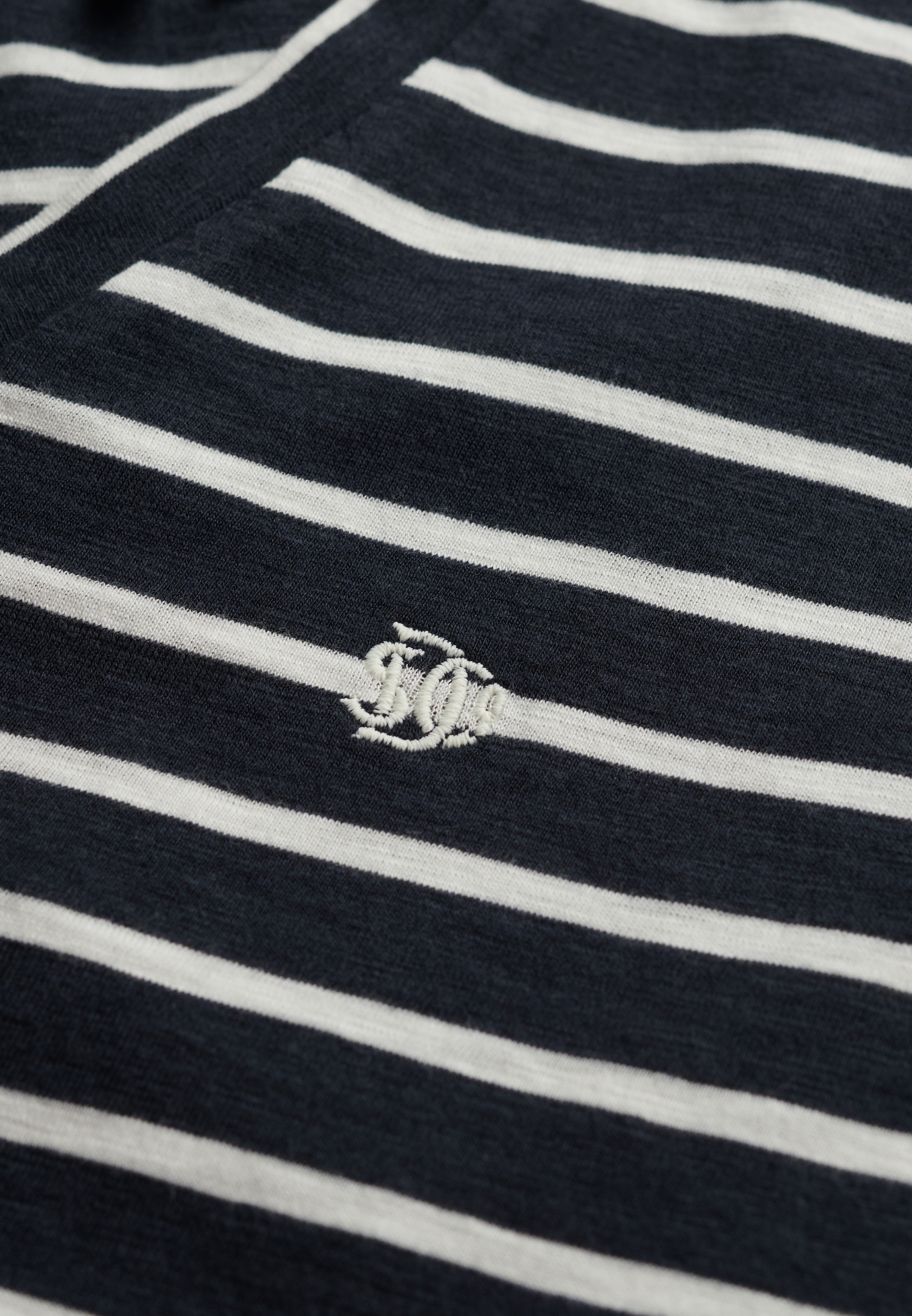 Superdry T-Shirt »STUDIOS SLUB EMB VEE TEE« Baumwollmischung, relaxed fit