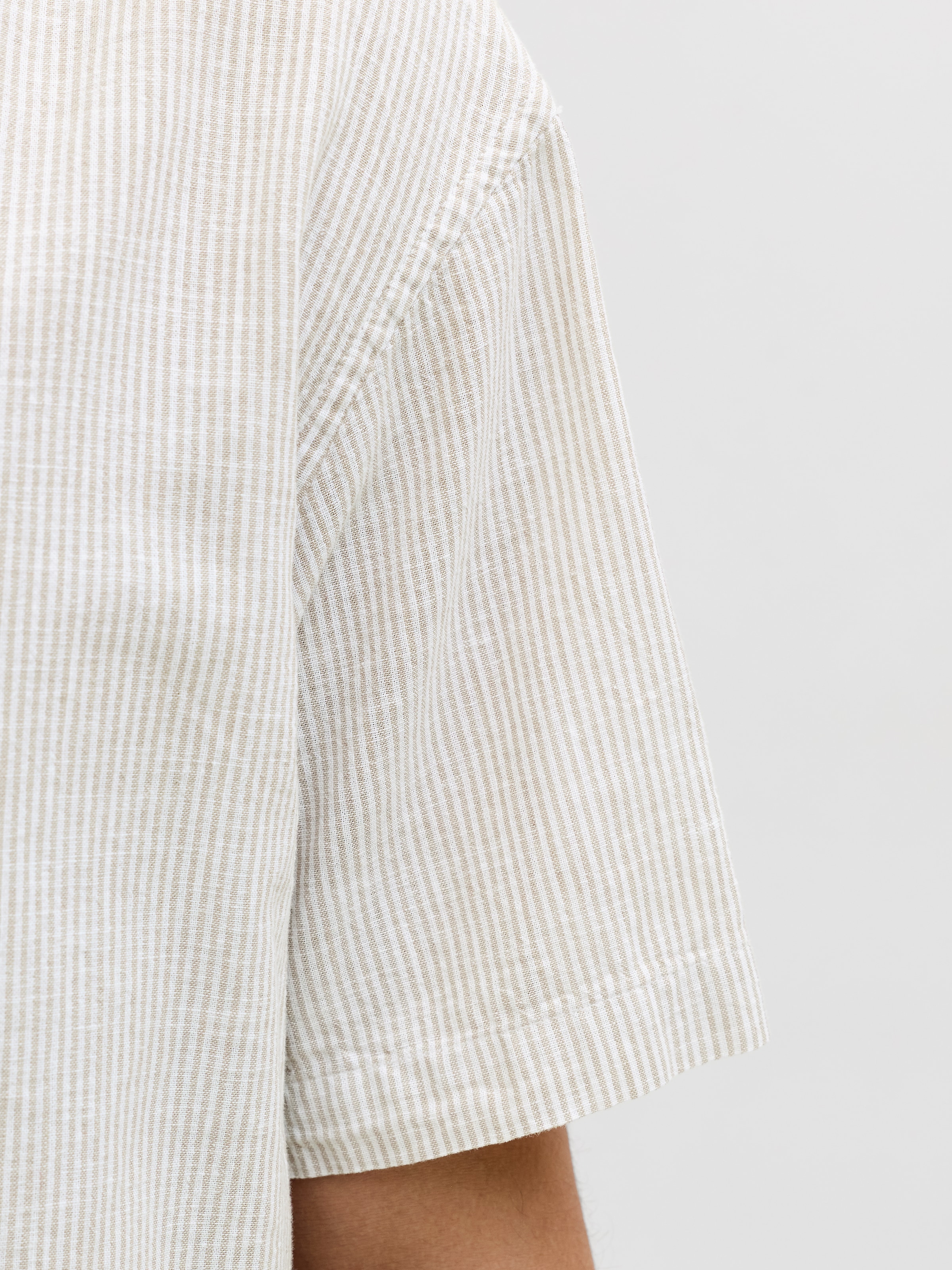 Jack & Jones Kurzarmhemd »JJESUMMER LINEN BLEND RESORT SHIRT SS SN« Baumwollmischung, relaxed fit