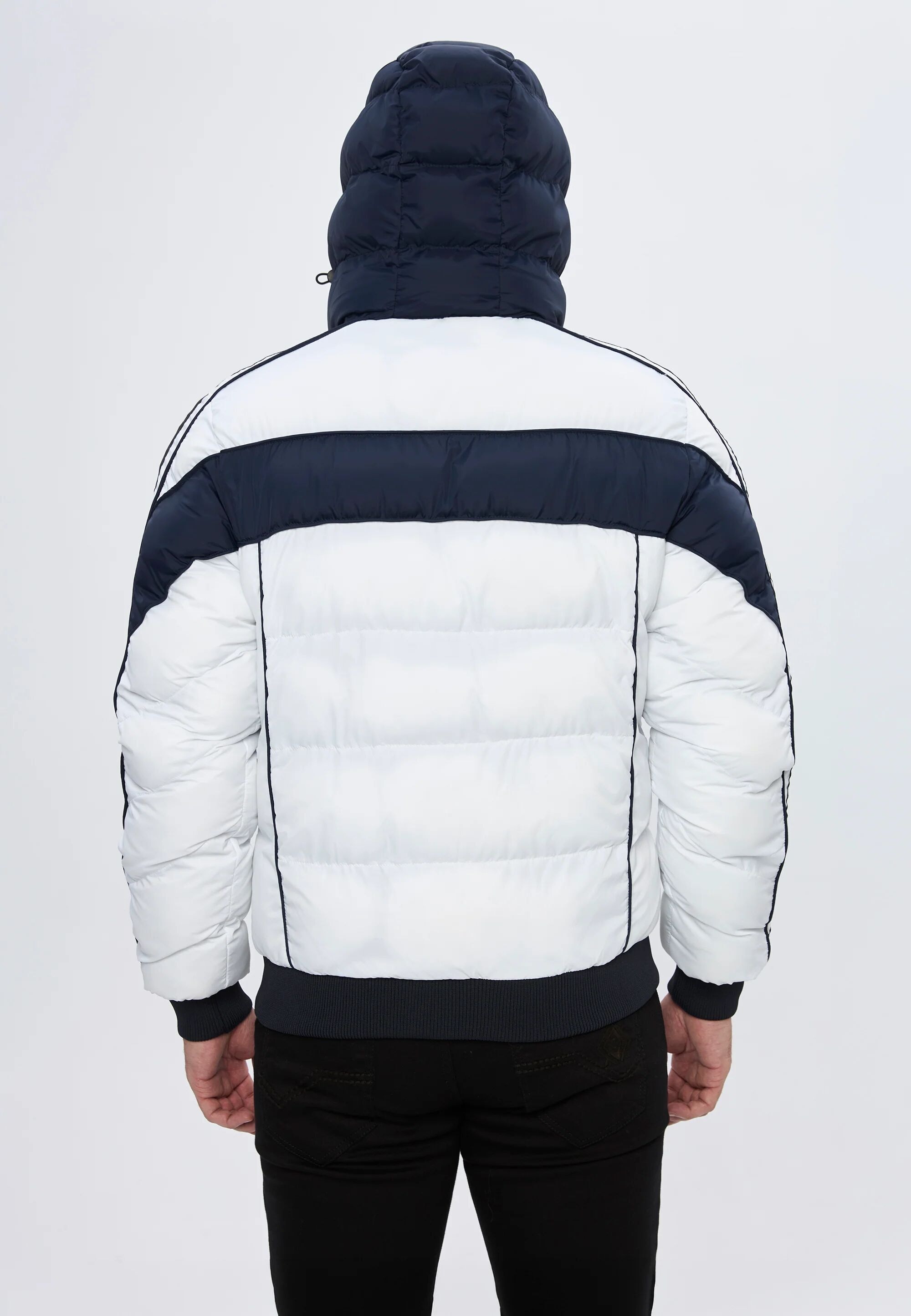 Cipo & Baxx Winterjacke »CM226« mit Kapuze funktional, stylisch & wetterfest