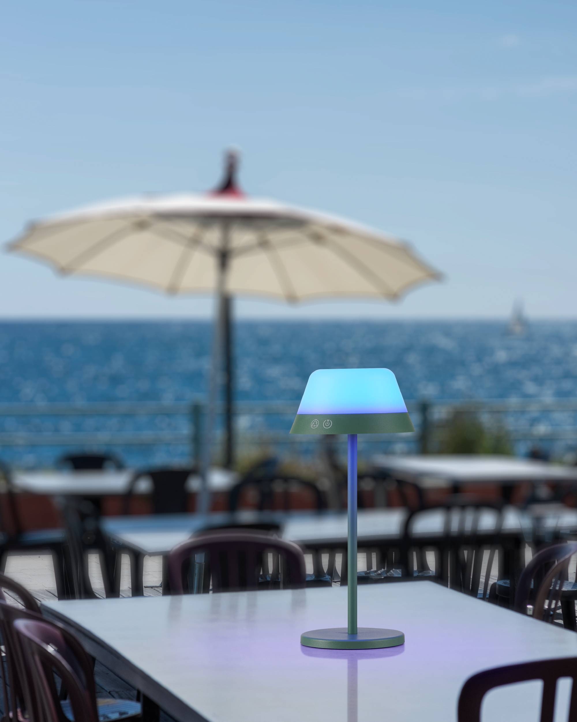 EGLO Tischleuchte »Meggiano Tischlampe, kabellos, aufhängbarer Lampenschirm, IP54, Lampe« LED-Modul 1 Stk. RGB | Warmweiß Tischleuchte - H32 x Ø15 cm - grün - 1X1,5W;1X0,8W inkl.